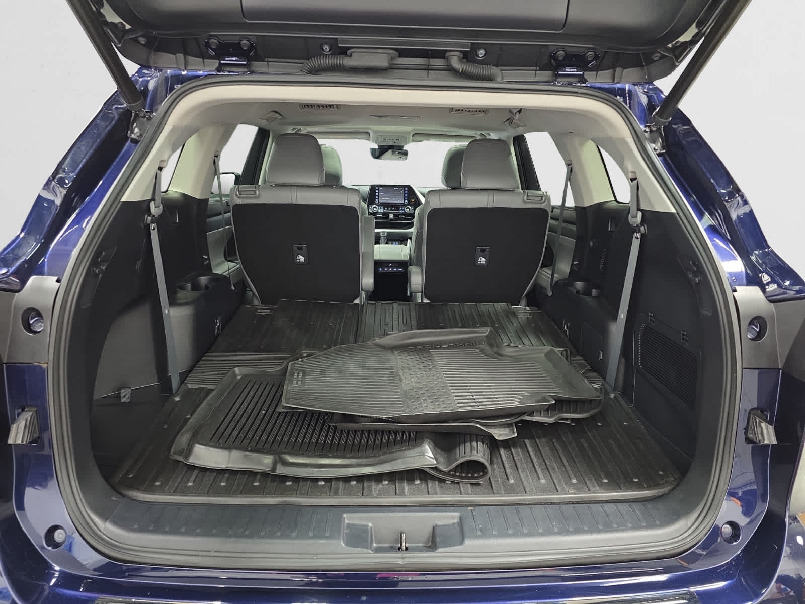 used 2022 Toyota Highlander car, priced at $38,998
