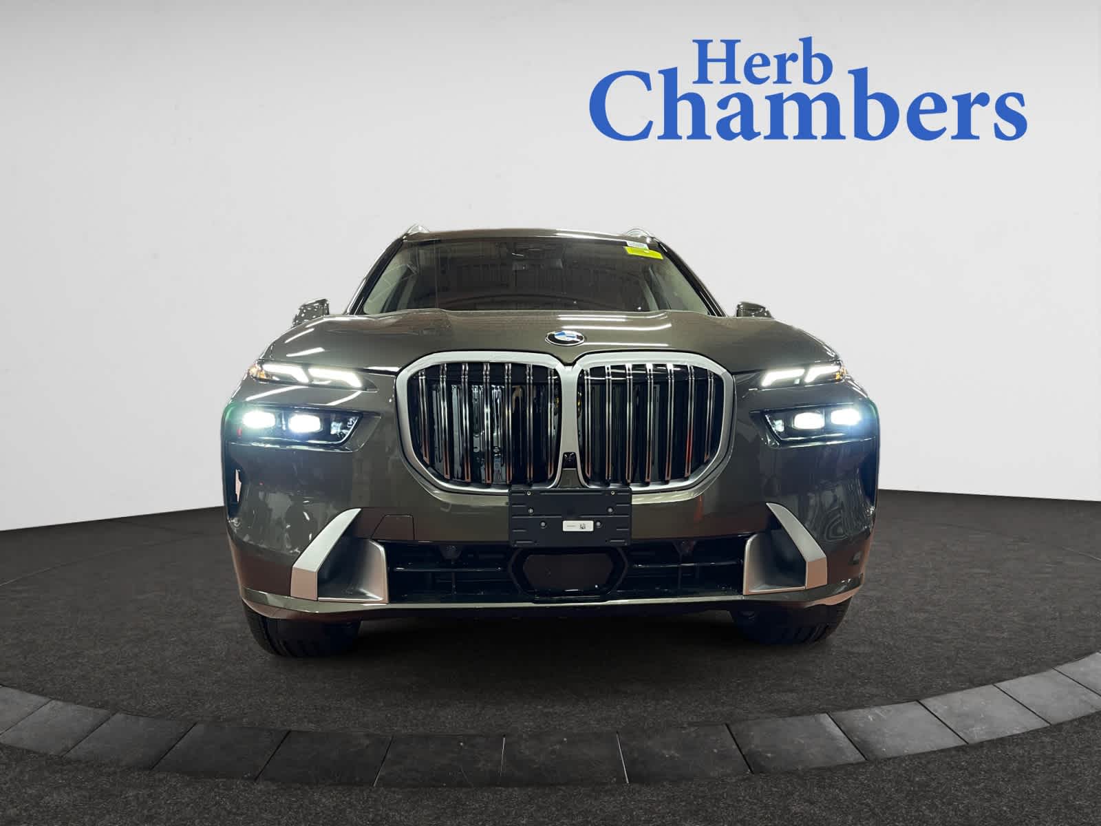 new 2026 BMW X7 car, priced at $94,580