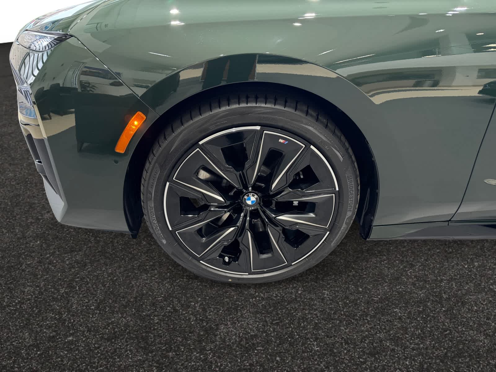 new 2025 BMW 760i car, priced at $147,775
