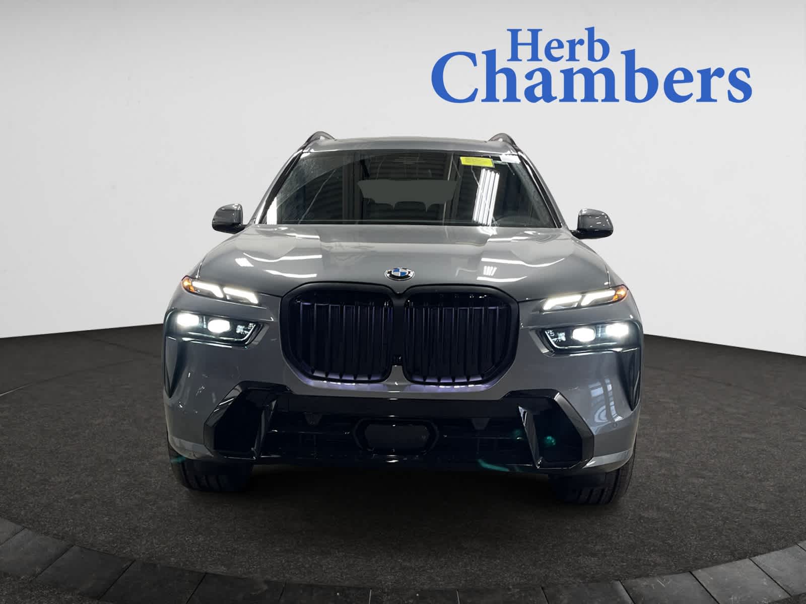 new 2025 BMW X7 car, priced at $100,575