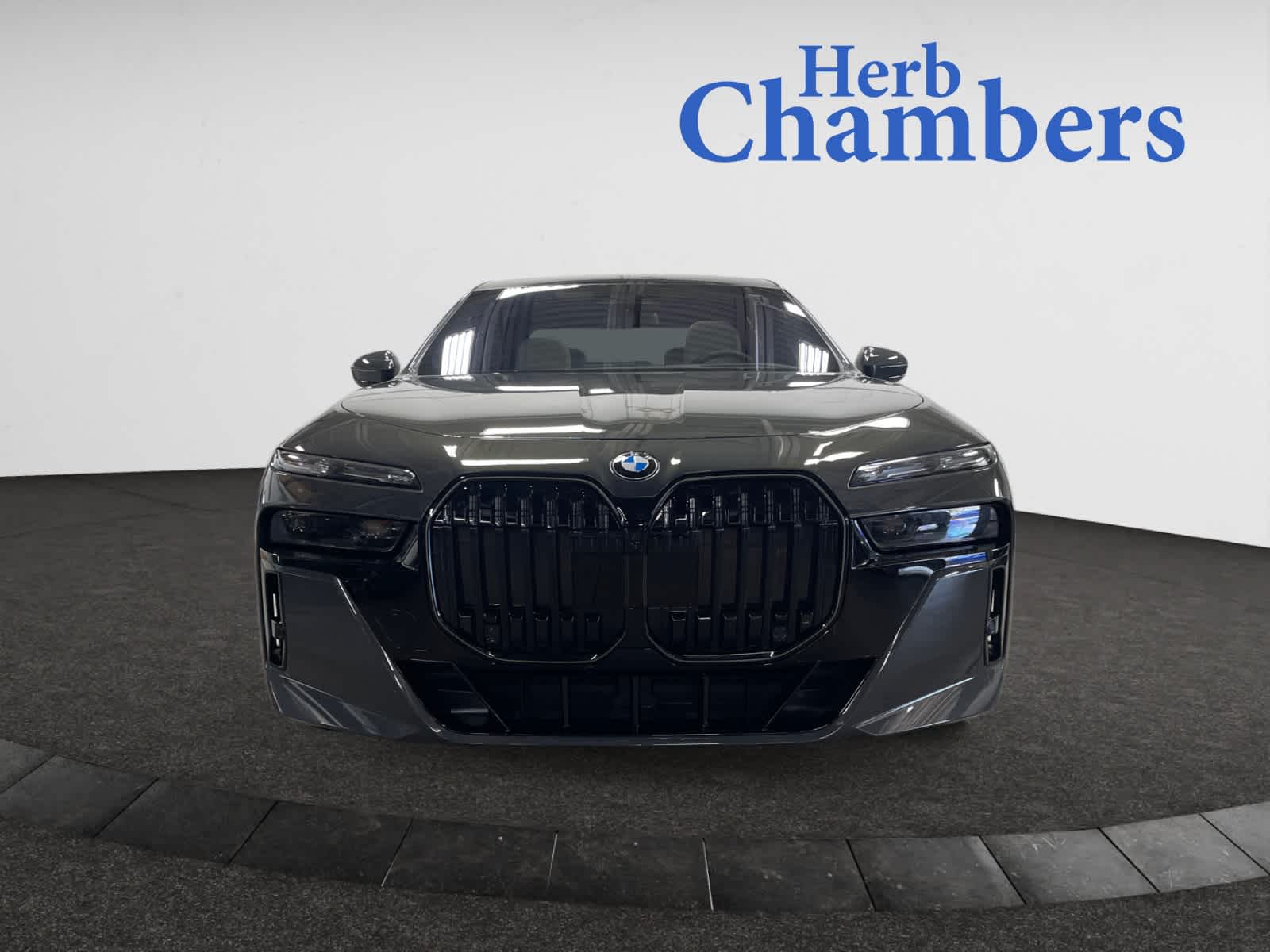 new 2025 BMW 760i car, priced at $151,925