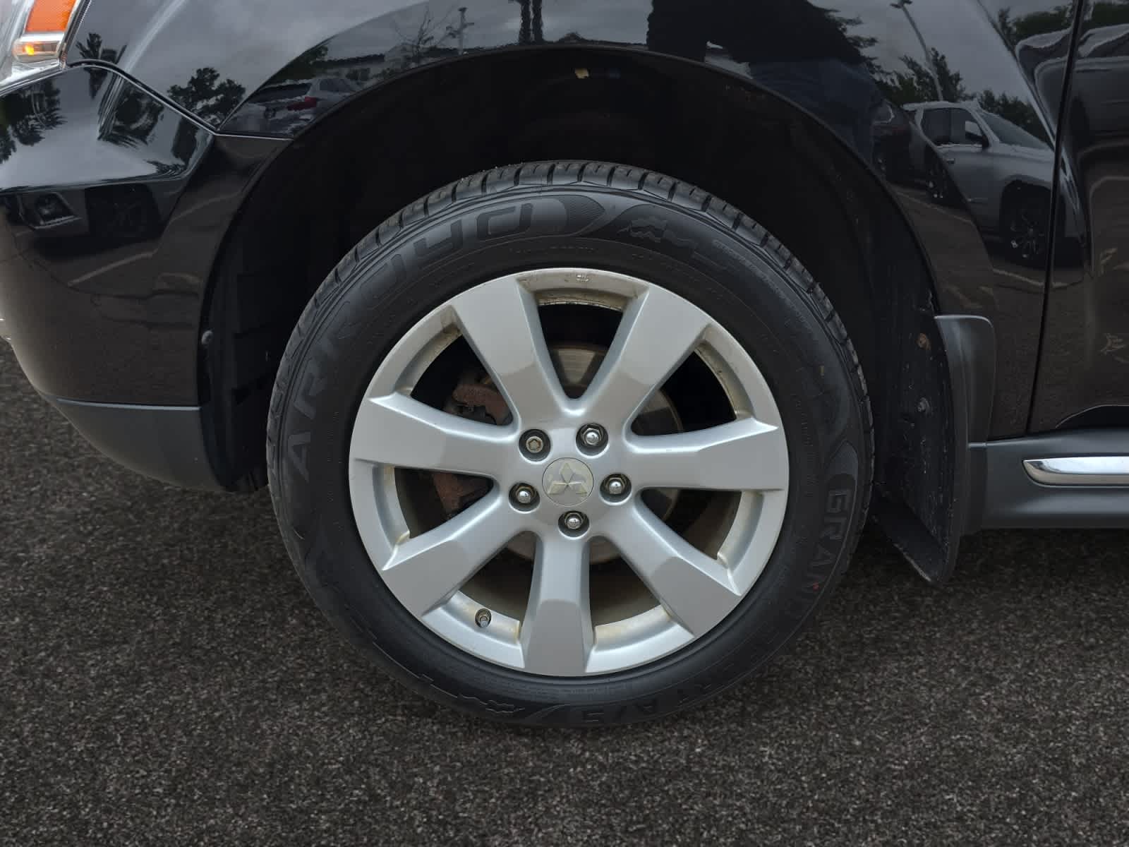 used 2011 Mitsubishi Outlander car, priced at $11,498