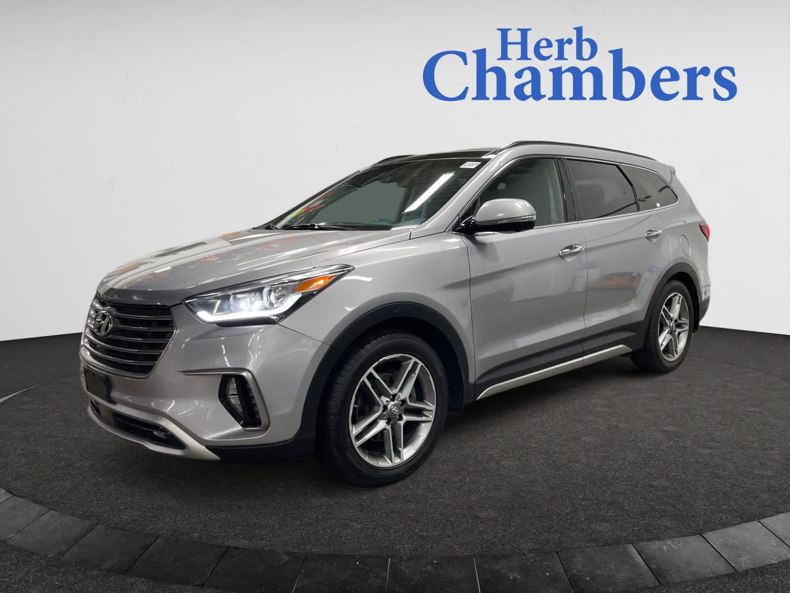 used 2018 Hyundai Santa Fe car, priced at $18,498