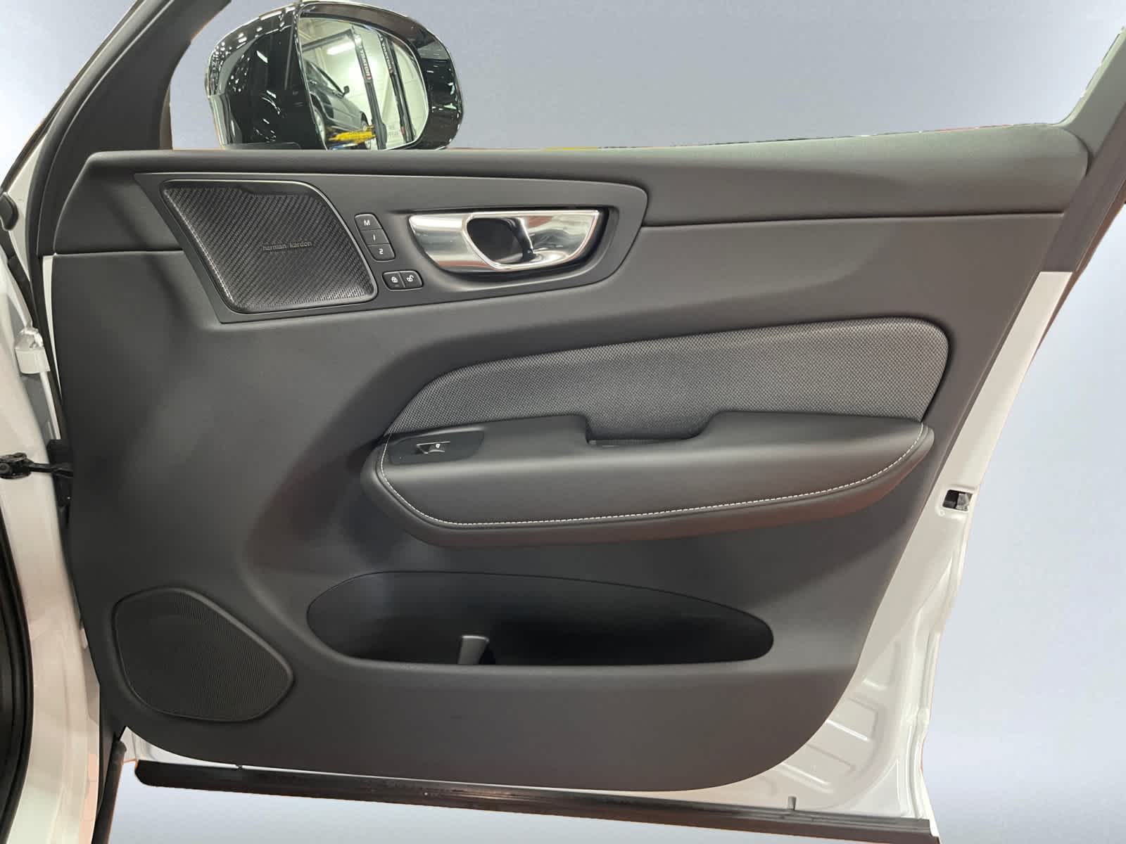 used 2022 Volvo XC60 Recharge Plug-In Hybrid car, priced at $44,498