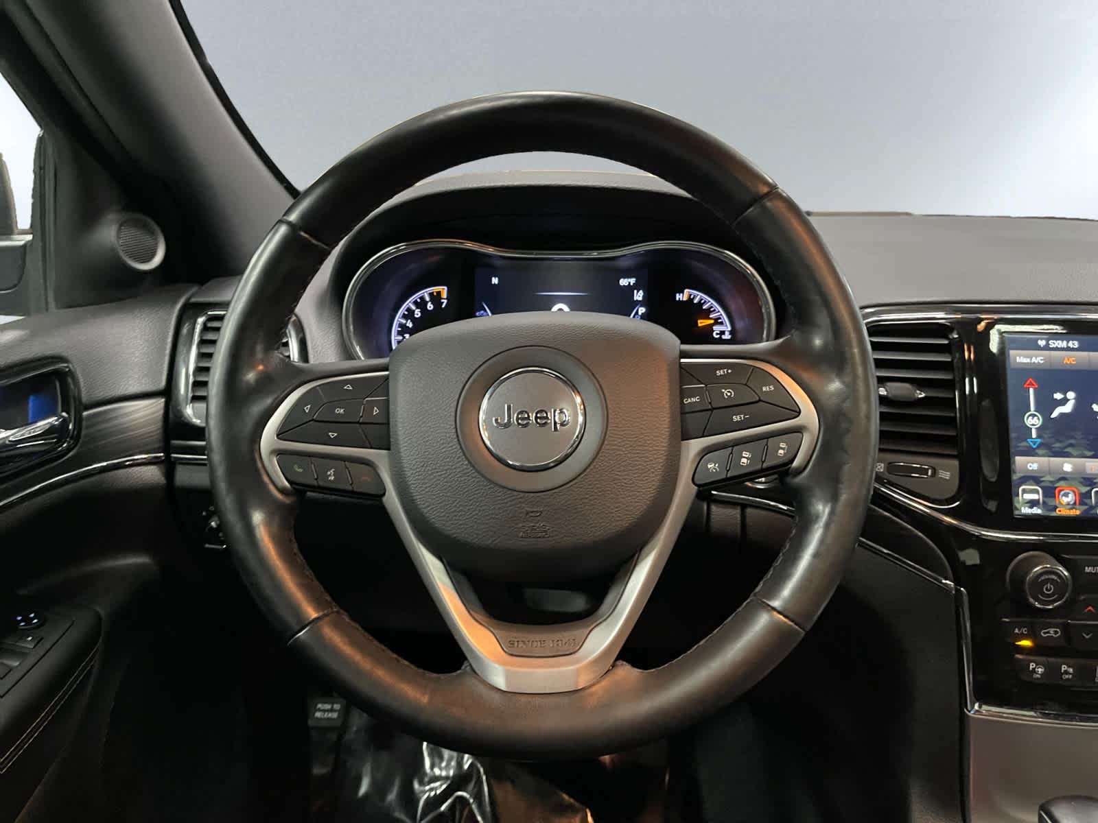used 2021 Jeep Grand Cherokee car, priced at $29,498