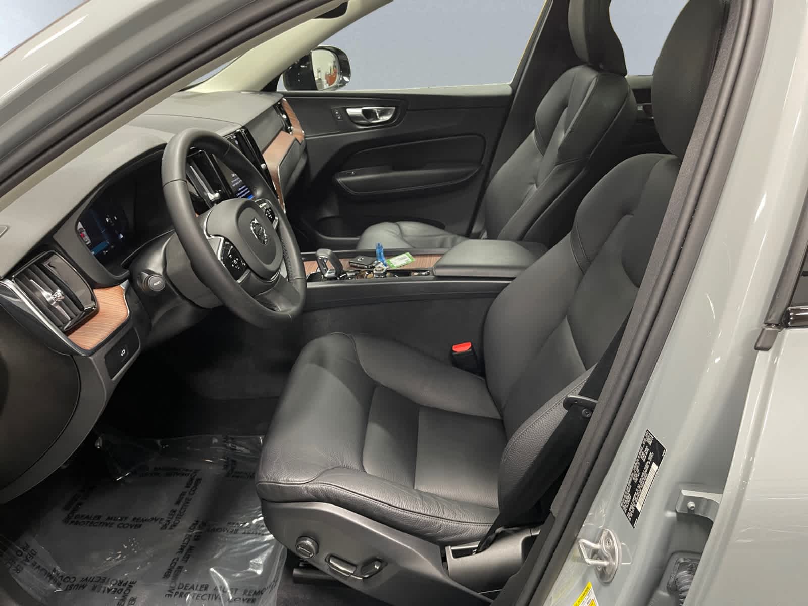 used 2024 Volvo XC60 car, priced at $43,498
