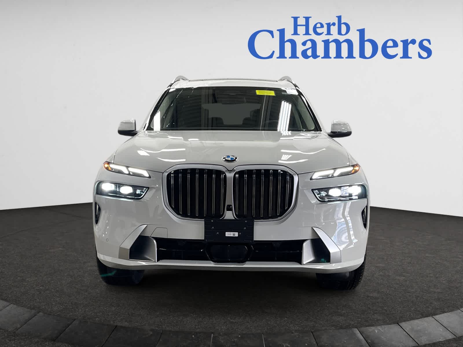 new 2025 BMW X7 car, priced at $93,855