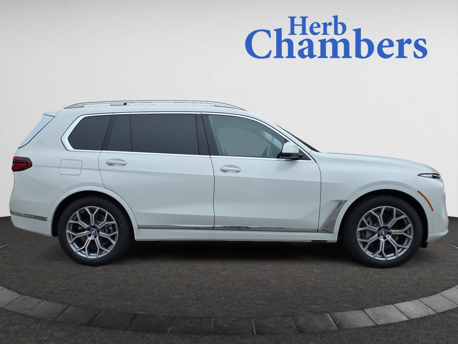 new 2026 BMW X7 car, priced at $92,630