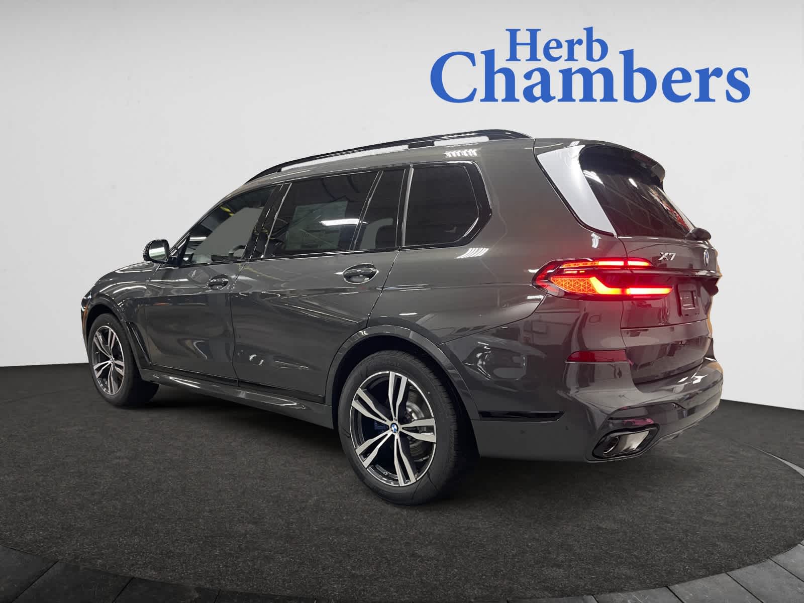 new 2026 BMW X7 car, priced at $98,705