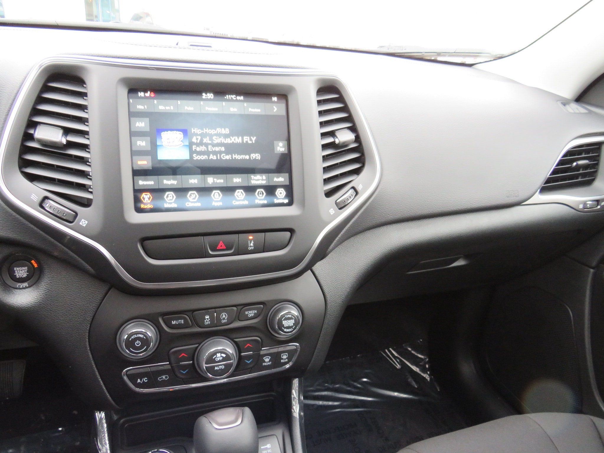 new 2022 Jeep Cherokee car, priced at $51,365