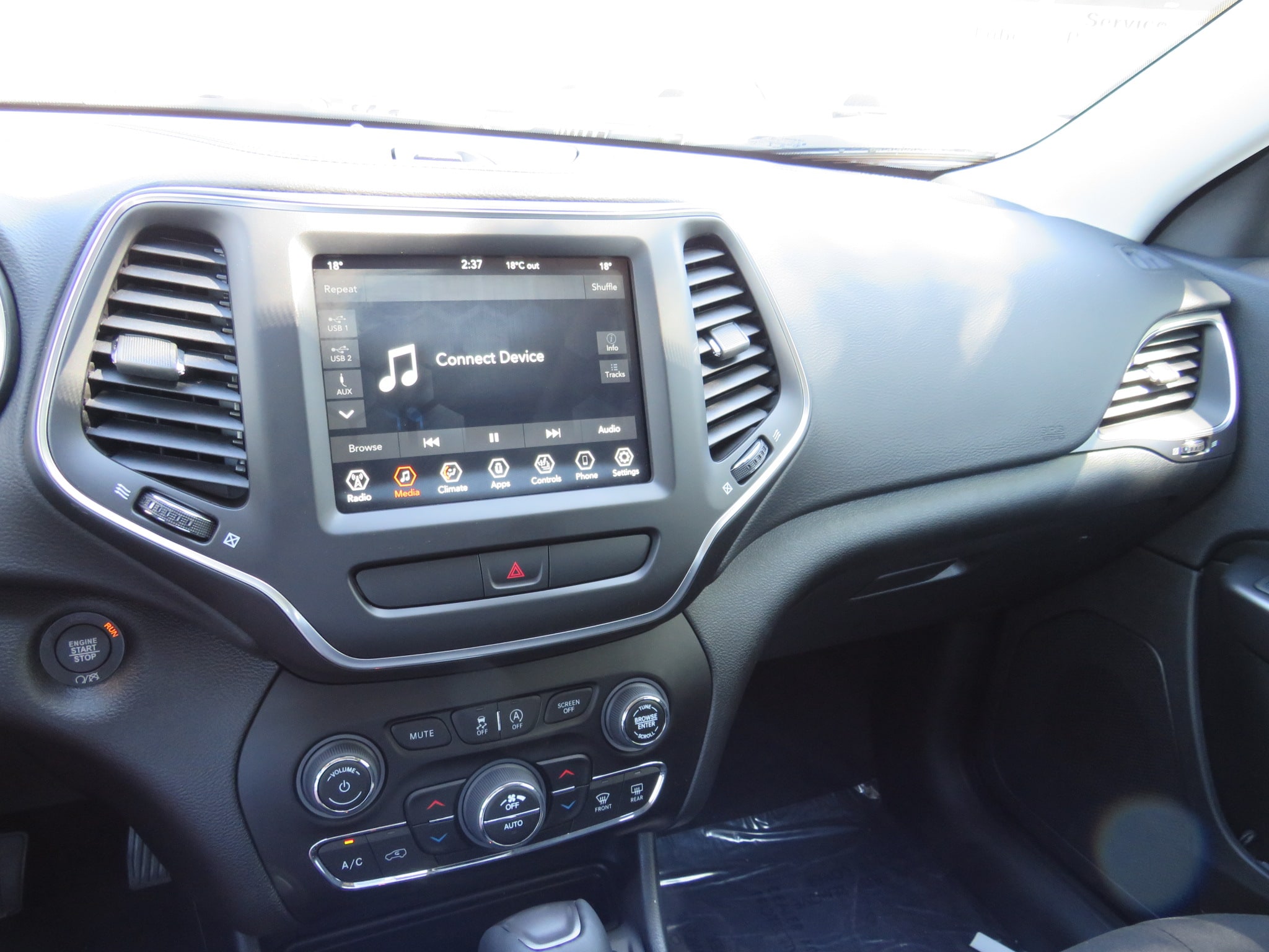 new 2022 Jeep Cherokee car, priced at $50,670