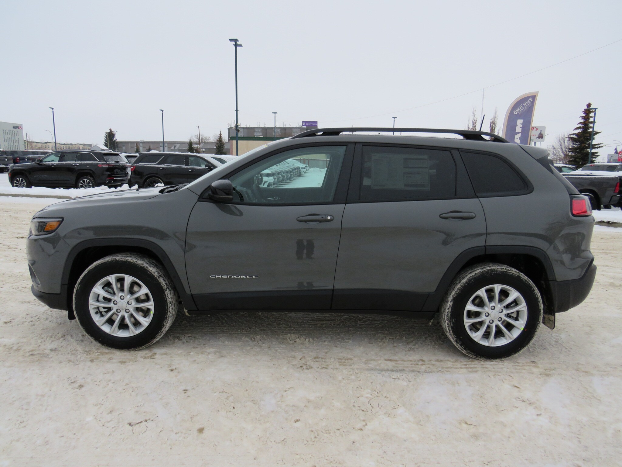 new 2022 Jeep Cherokee car, priced at $50,870