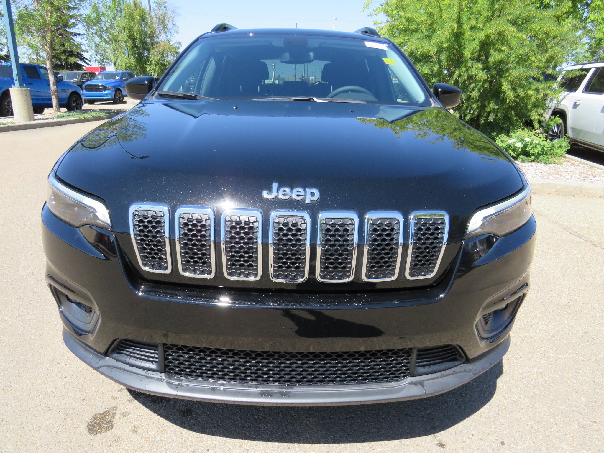 new 2022 Jeep Cherokee car, priced at $45,785