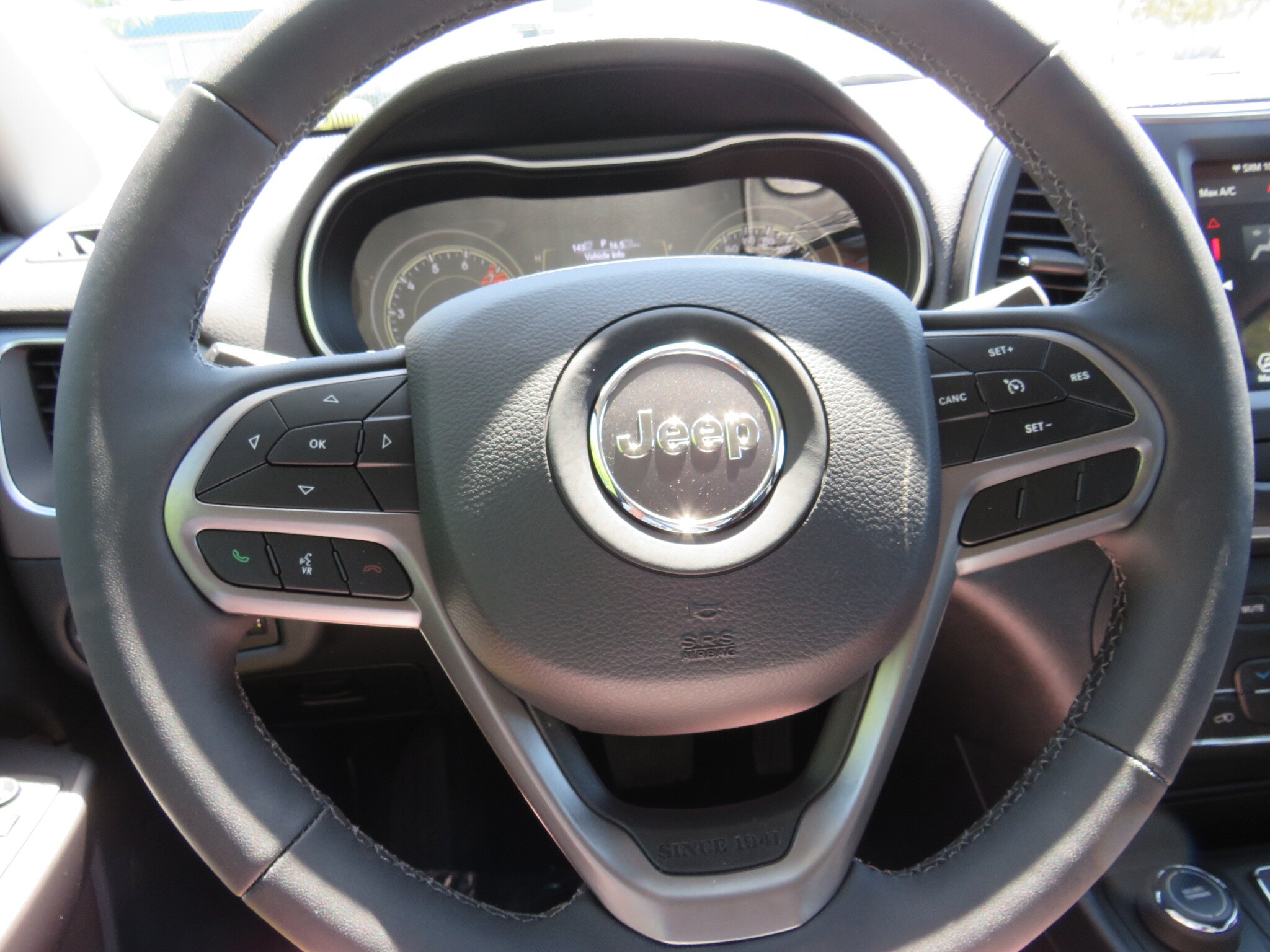 new 2022 Jeep Cherokee car, priced at $45,785