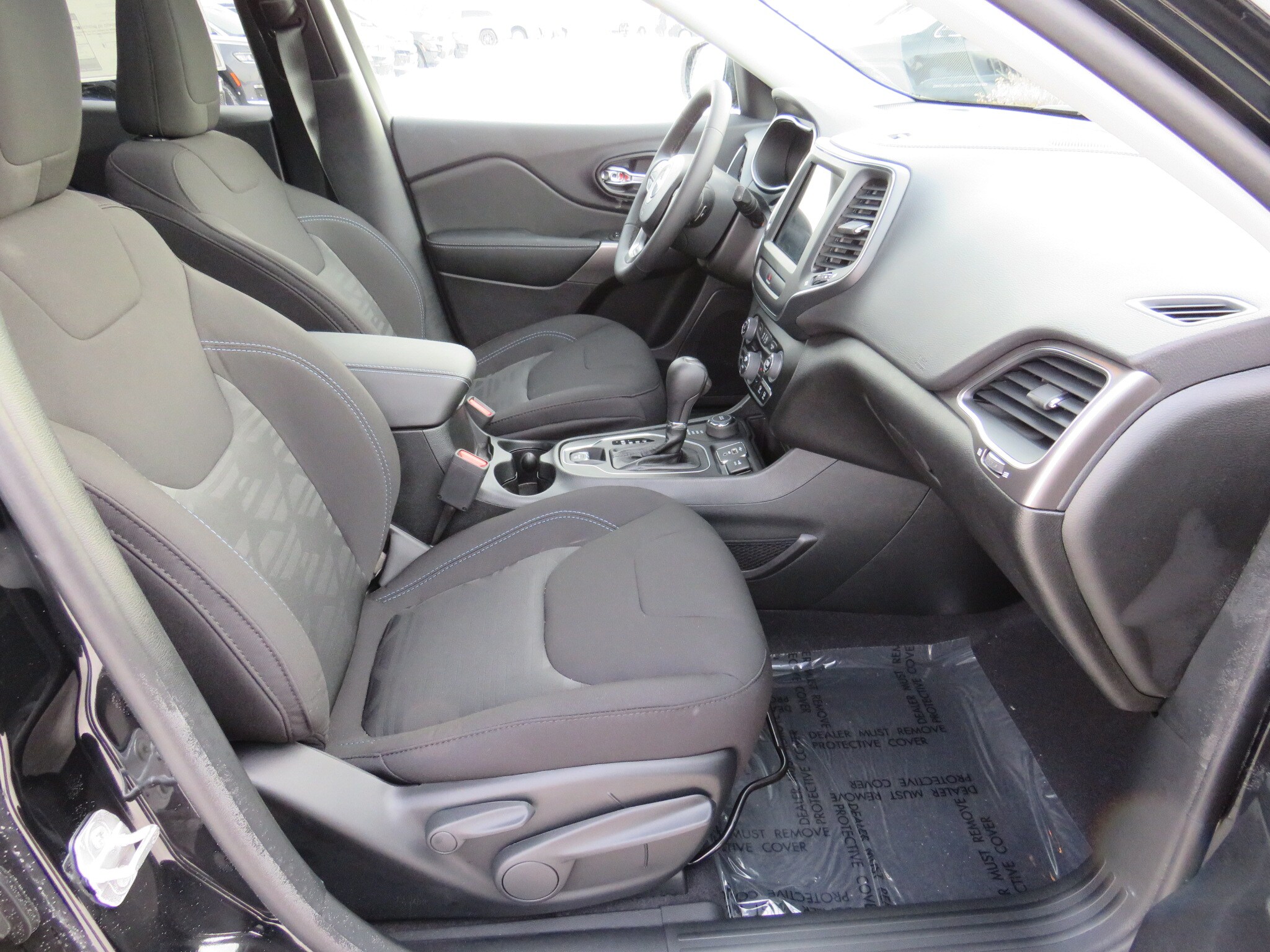 new 2022 Jeep Cherokee car, priced at $50,670