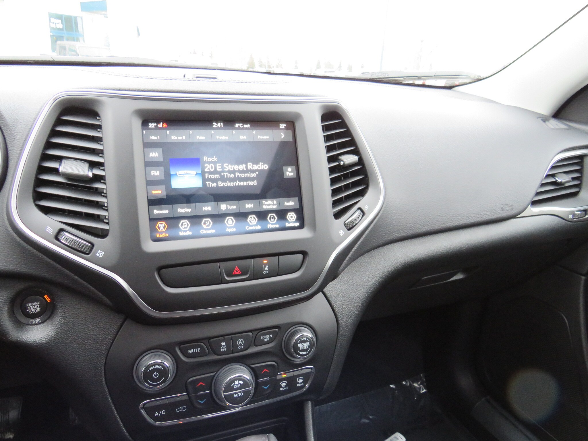 new 2022 Jeep Cherokee car, priced at $50,870