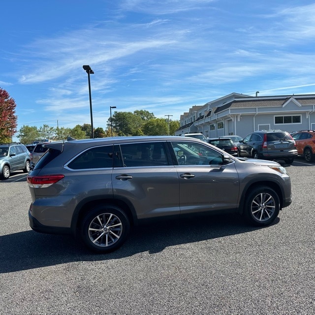 used 2019 Toyota Highlander car, priced at $26,452