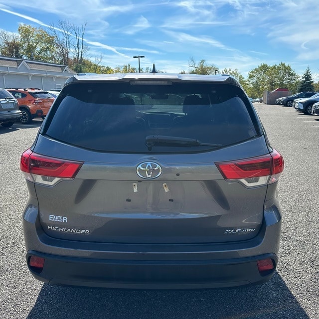 used 2019 Toyota Highlander car, priced at $26,452