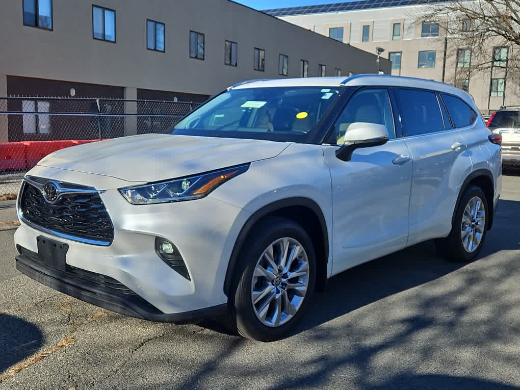 used 2022 Toyota Highlander car, priced at $36,797