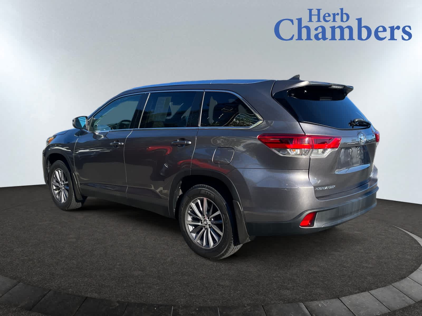 used 2019 Toyota Highlander car, priced at $27,997