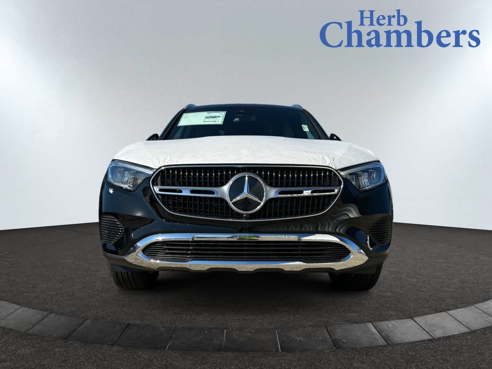 new 2025 Mercedes-Benz GLC 300 car