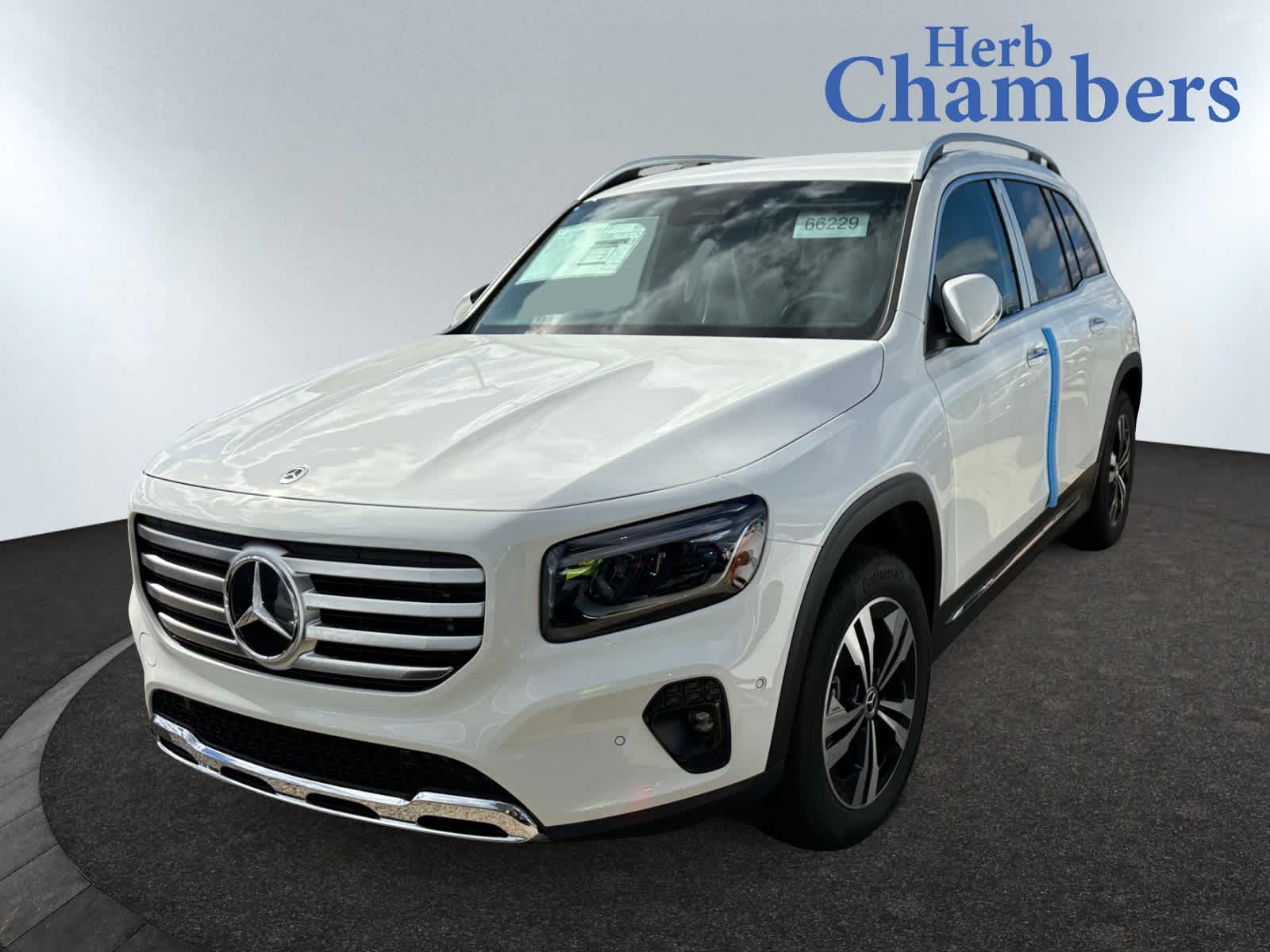 new 2025 Mercedes-Benz GLB 250 car