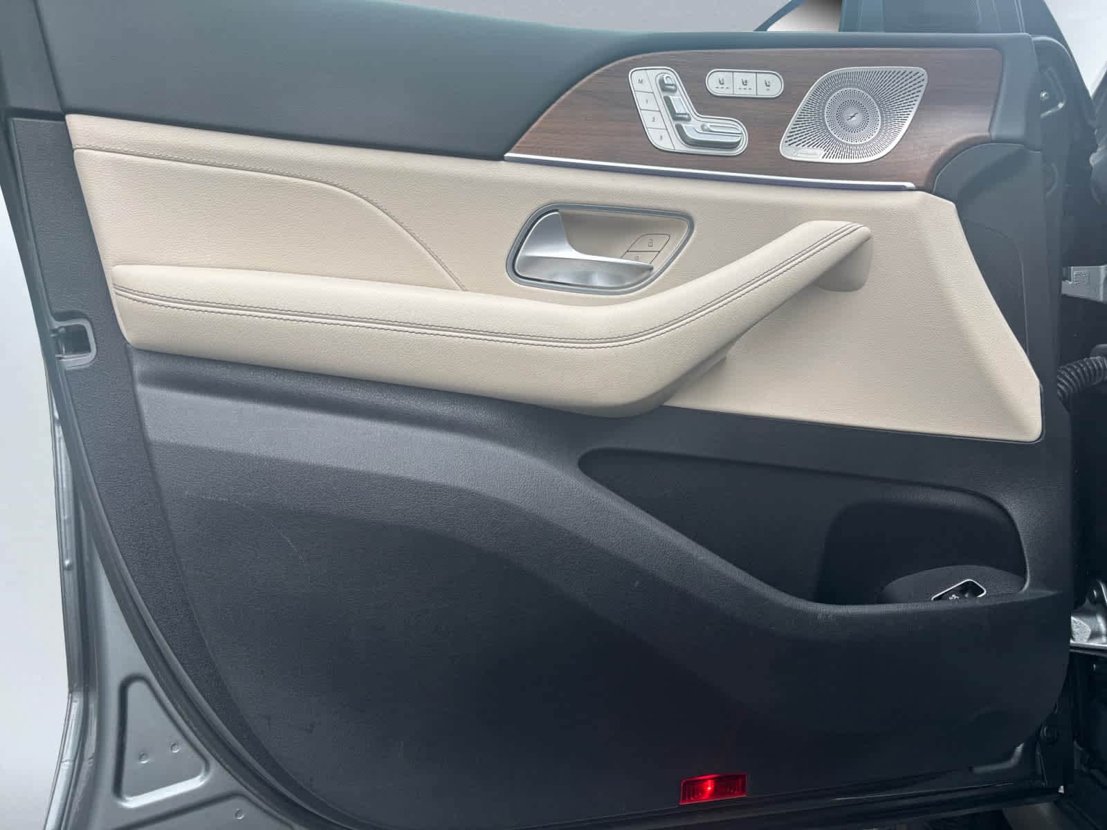 used 2022 Mercedes-Benz GLE 350 car, priced at $43,998