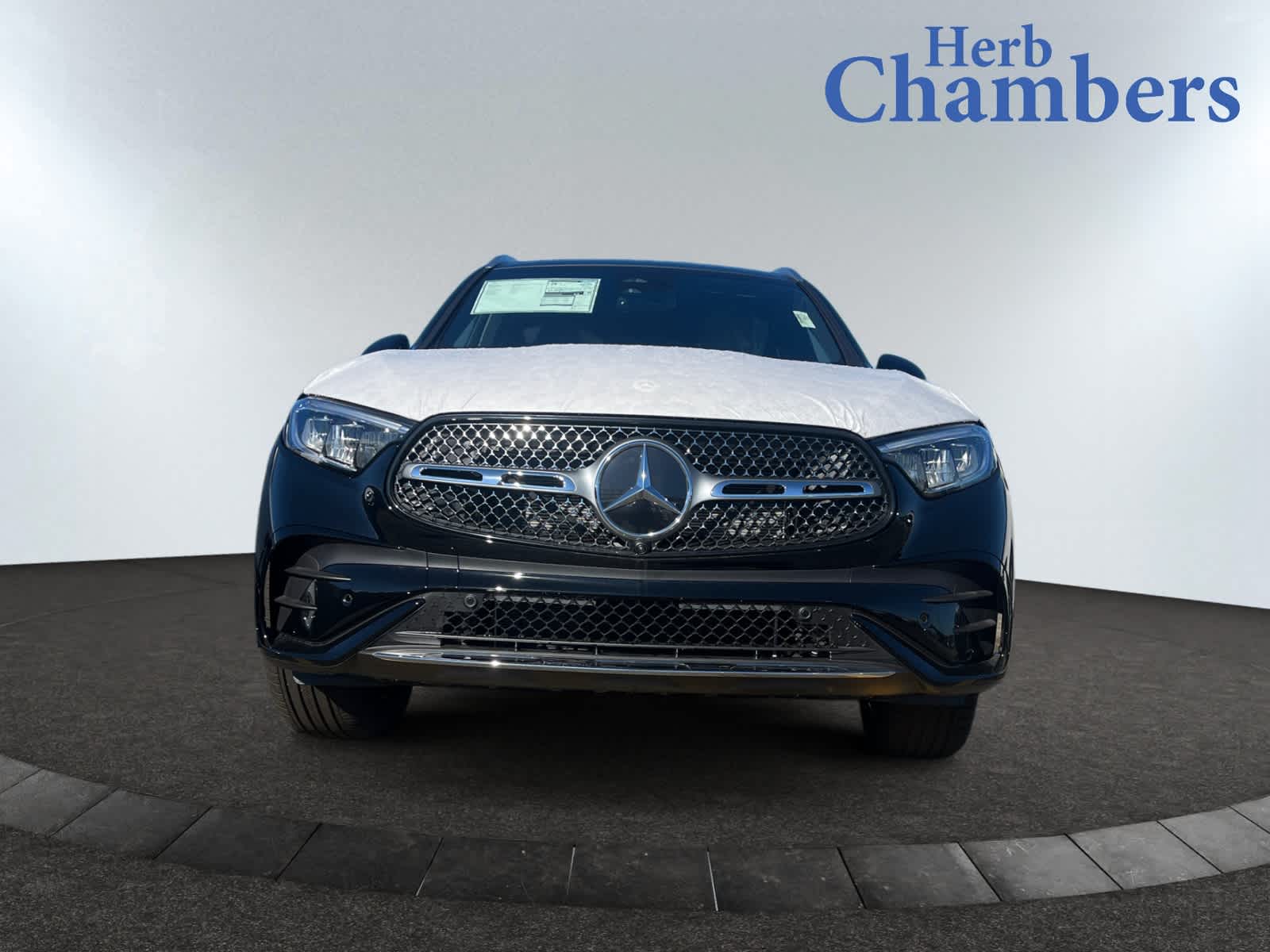 new 2025 Mercedes-Benz GLC 300 car