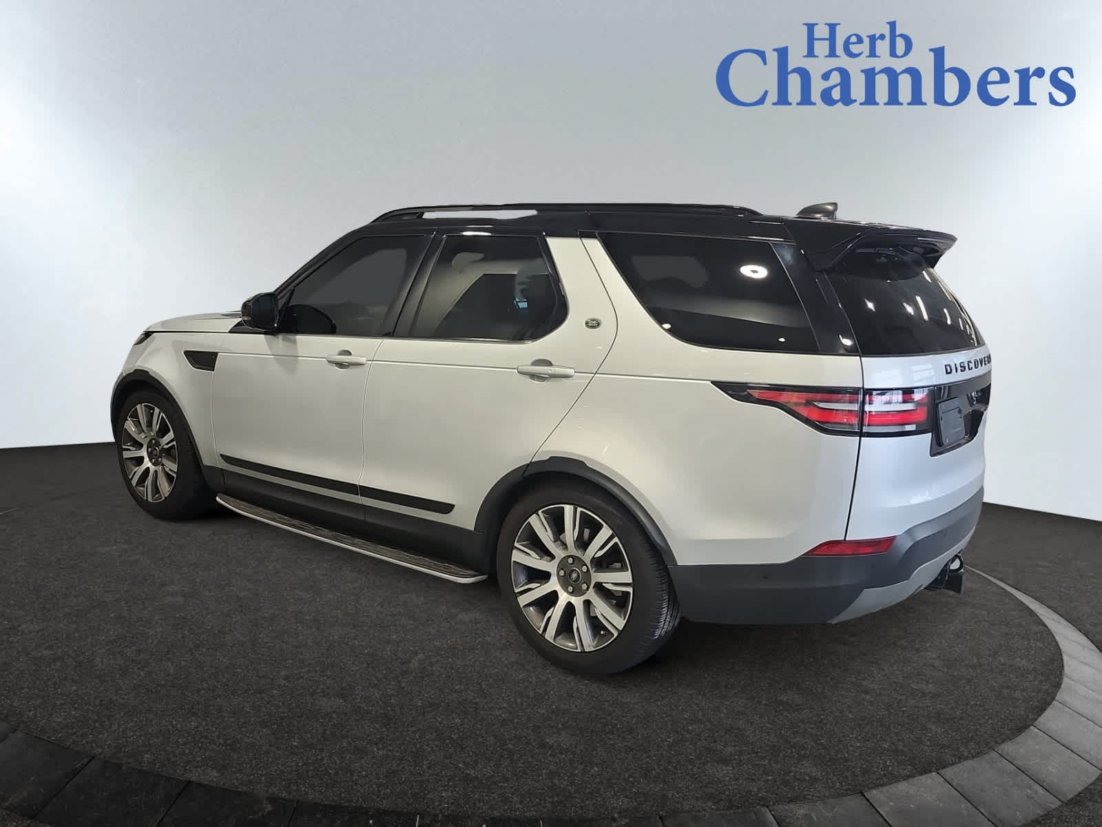 used 2019 Land Rover Discovery car, priced at $26,497