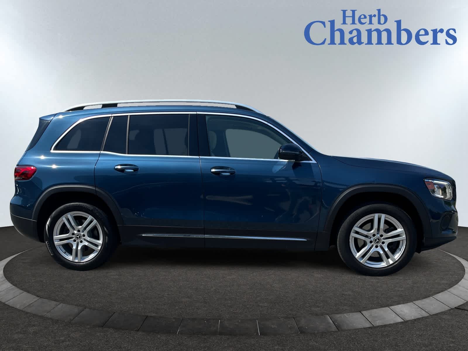 used 2022 Mercedes-Benz GLB 250 car, priced at $29,798