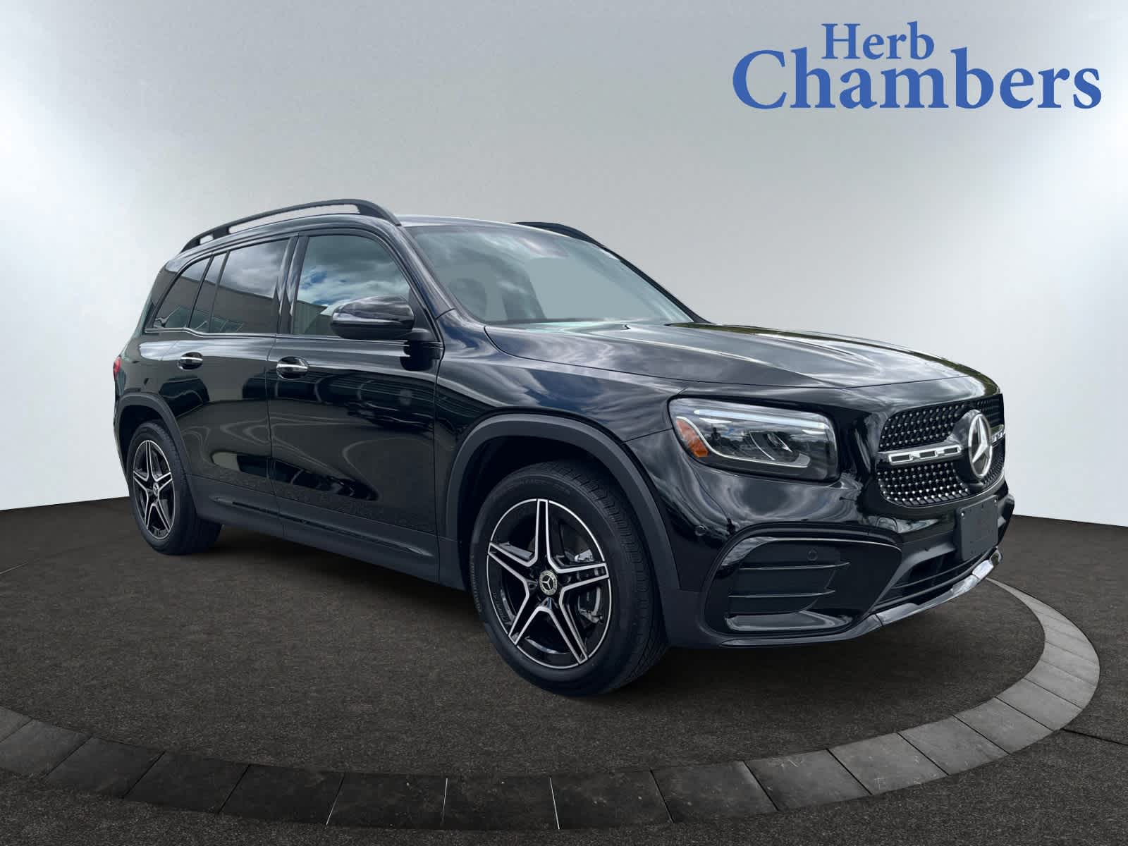 used 2025 Mercedes-Benz GLB 250 car, priced at $48,998