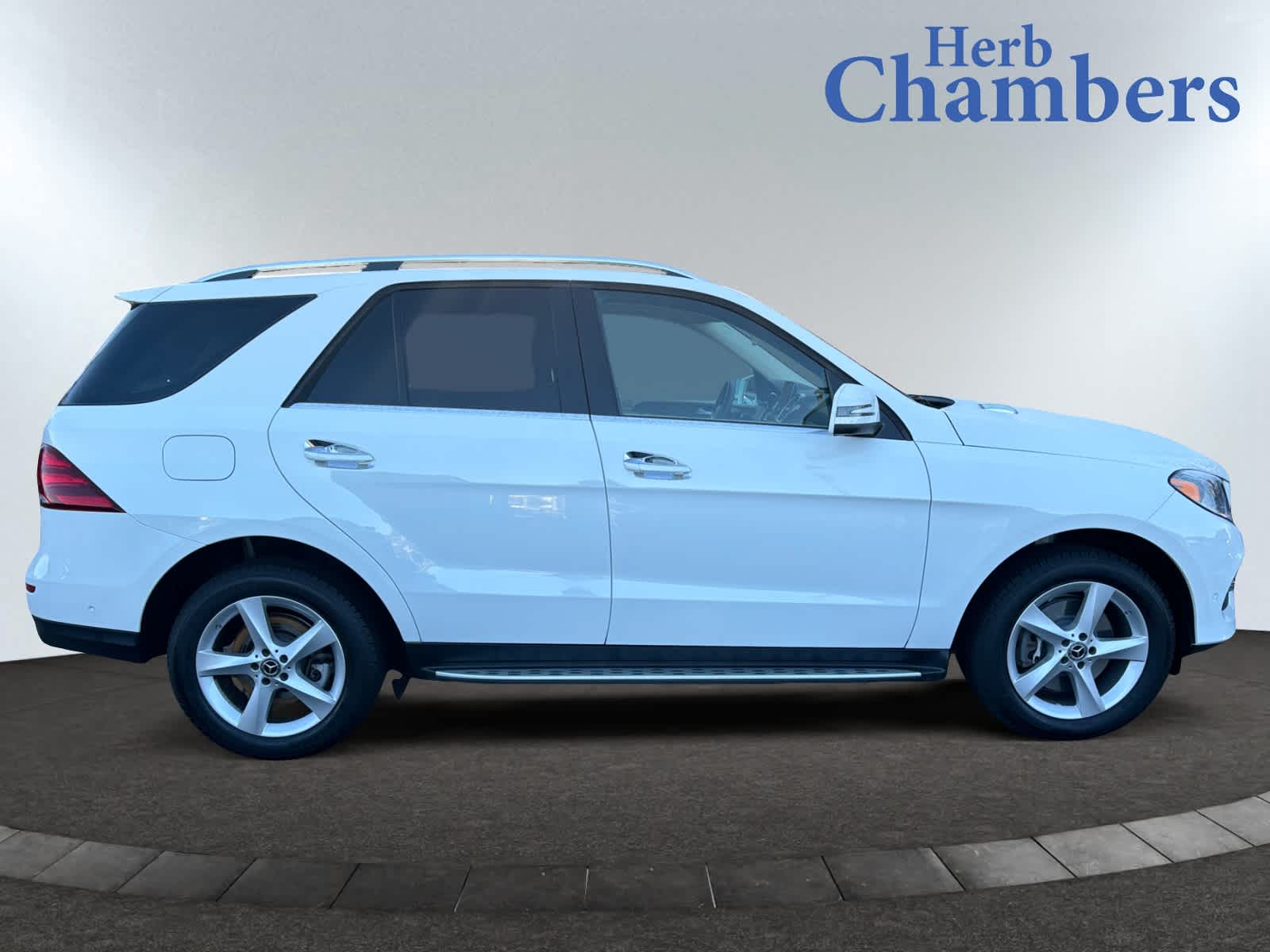 used 2019 Mercedes-Benz GLE 400 car, priced at $35,499