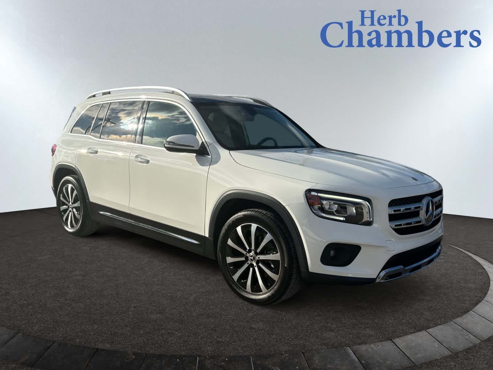 used 2022 Mercedes-Benz GLB 250 car, priced at $33,499