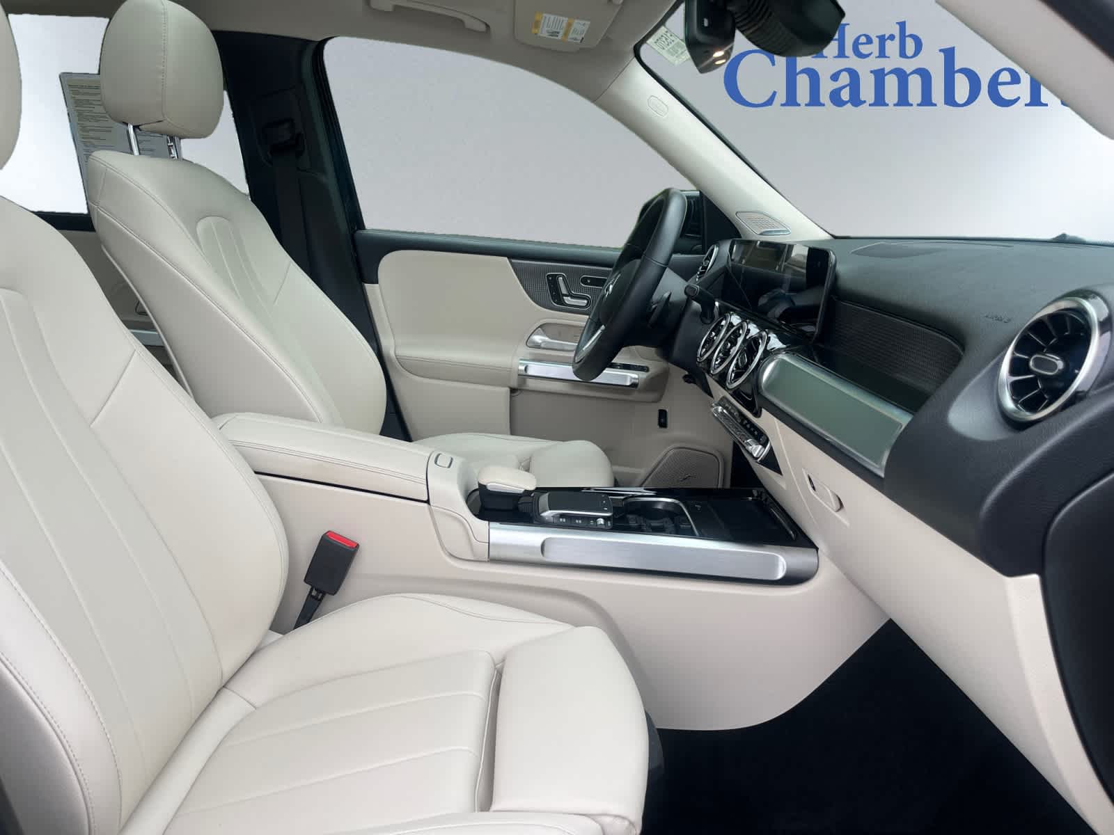 used 2021 Mercedes-Benz GLB 250 car, priced at $29,998