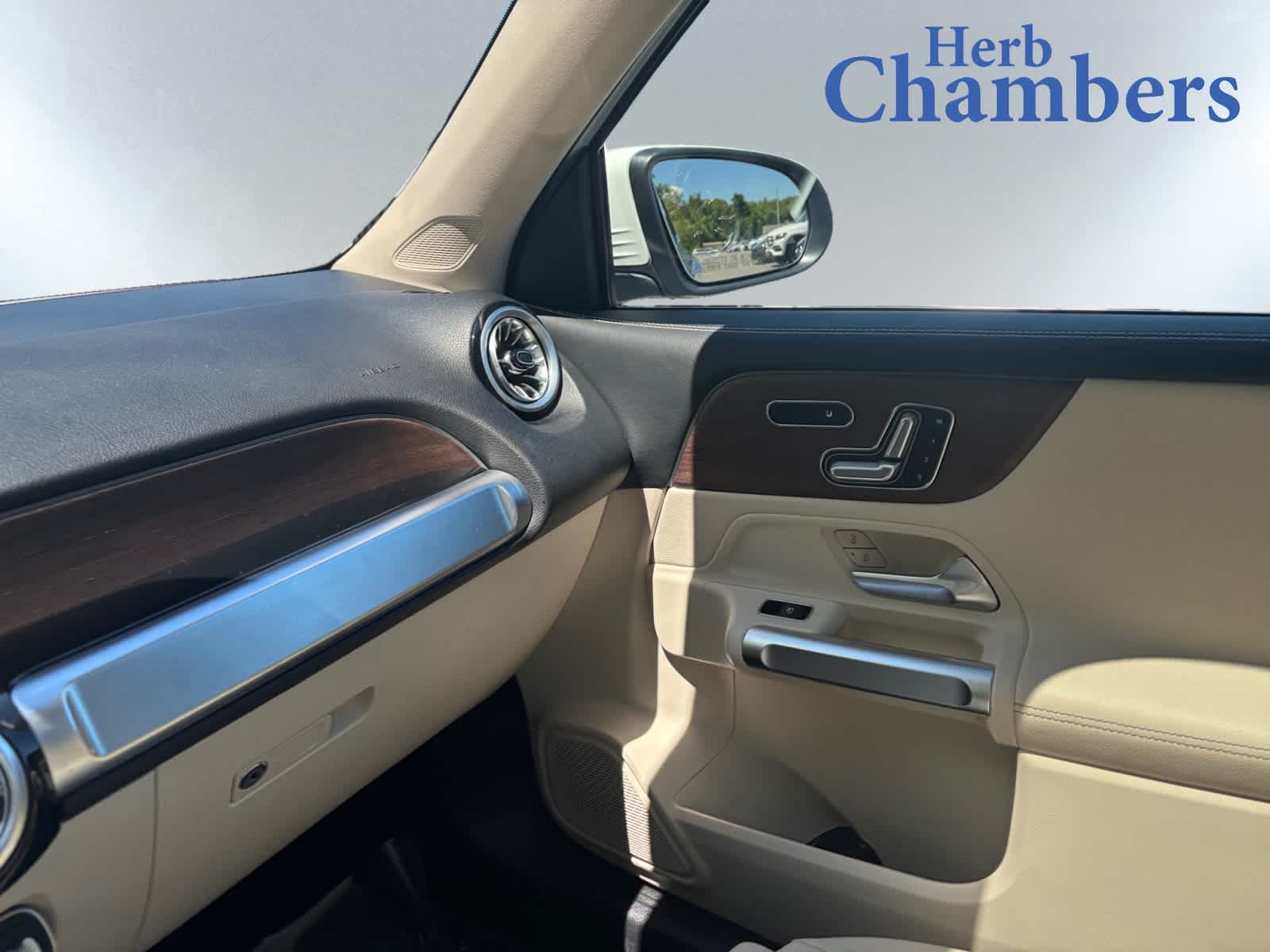 used 2022 Mercedes-Benz GLB 250 car, priced at $32,398