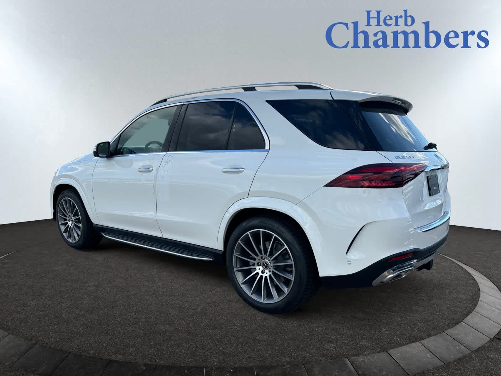 new 2025 Mercedes-Benz GLE 580 car