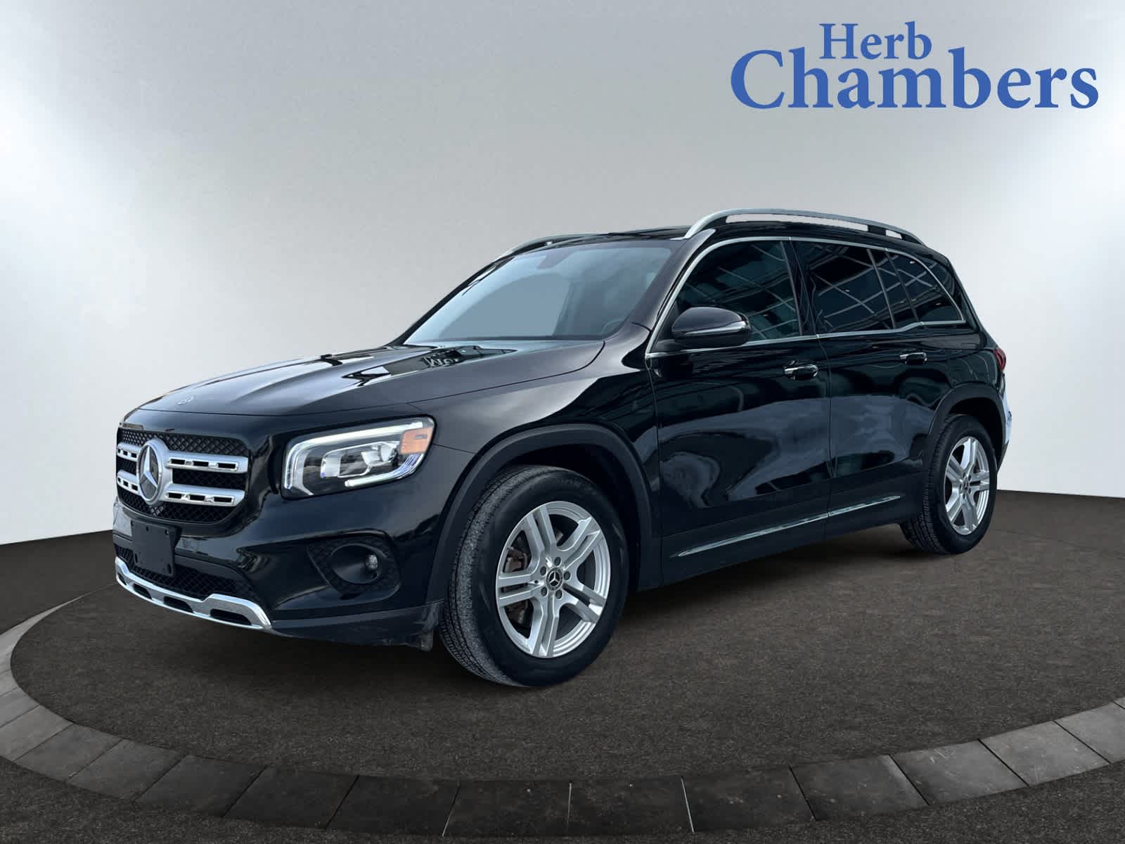 used 2022 Mercedes-Benz GLB 250 car, priced at $32,998