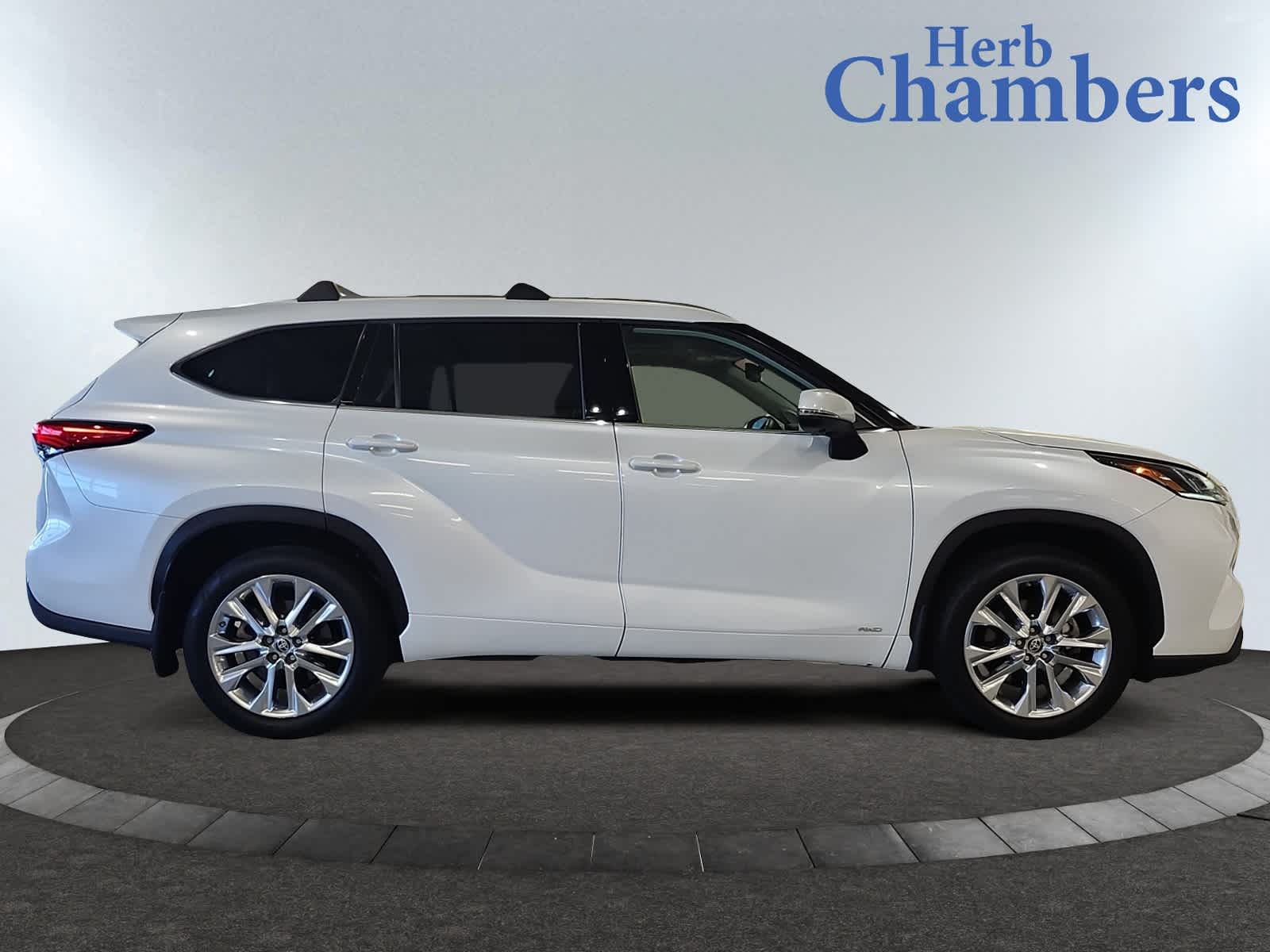 used 2023 Toyota Highlander Hybrid car, priced at $46,997