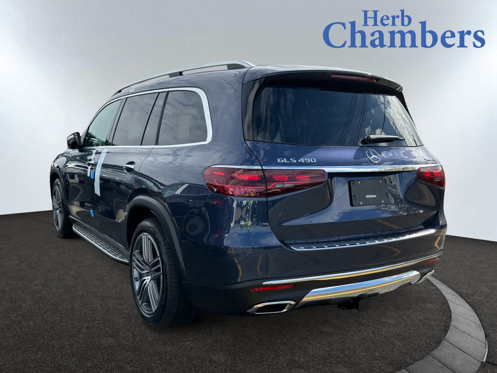 new 2025 Mercedes-Benz GLS 450 car