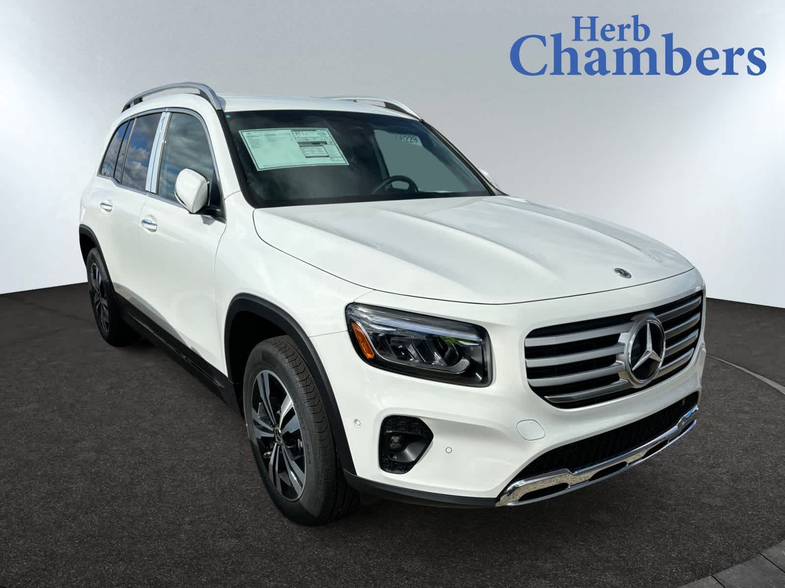 new 2025 Mercedes-Benz GLB 250 car