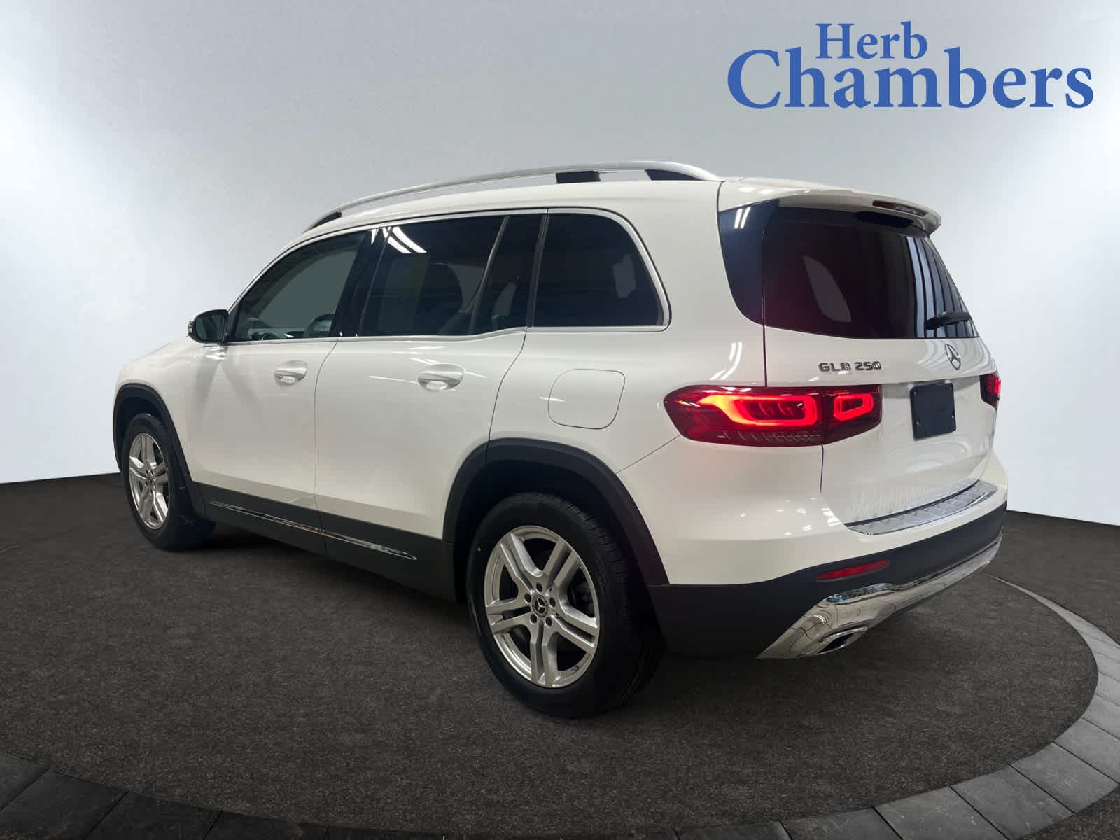 used 2020 Mercedes-Benz GLB 250 car, priced at $27,998