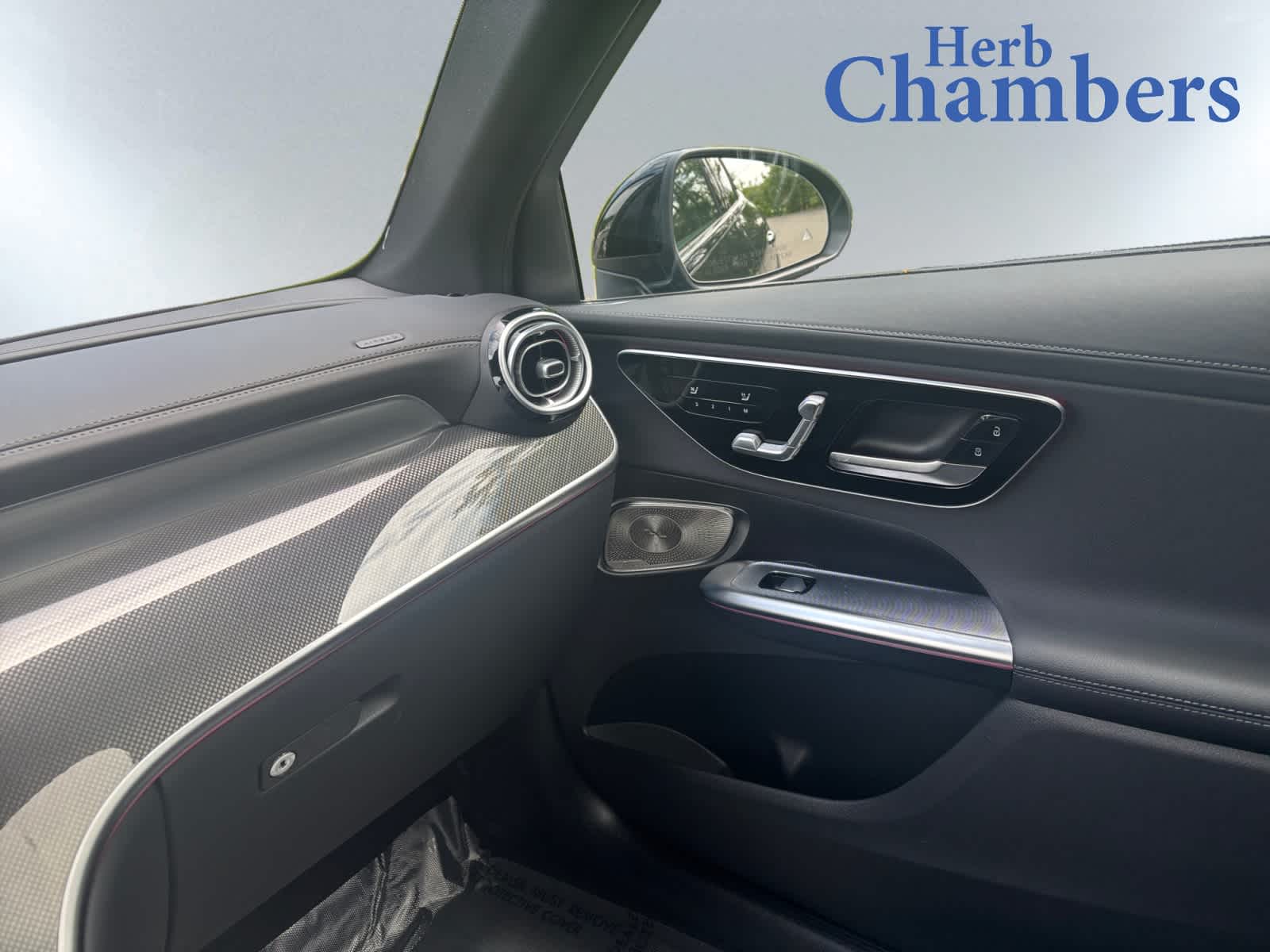 used 2025 Mercedes-Benz GLC 300 car, priced at $55,998