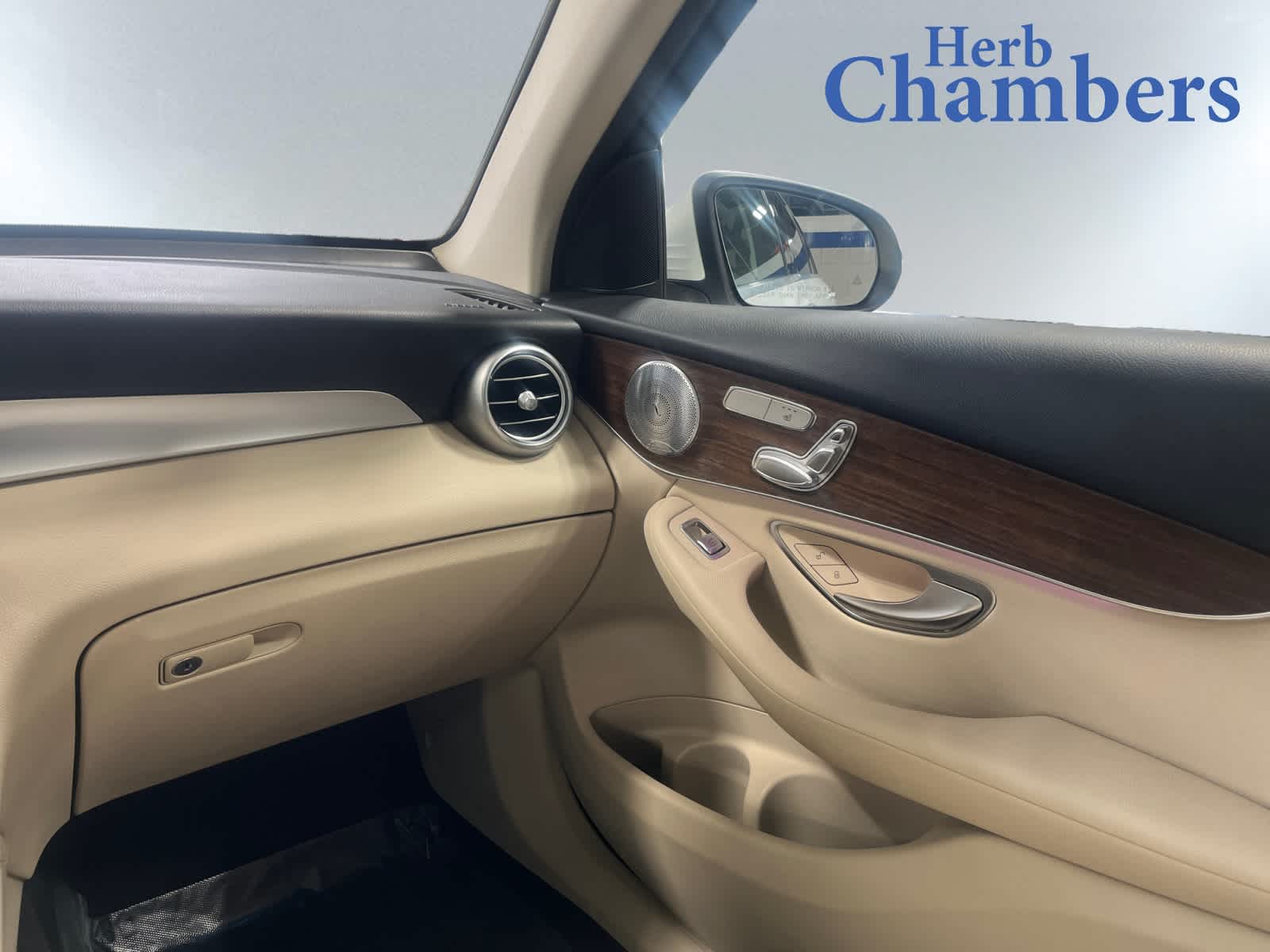used 2021 Mercedes-Benz GLC 300 car, priced at $28,998
