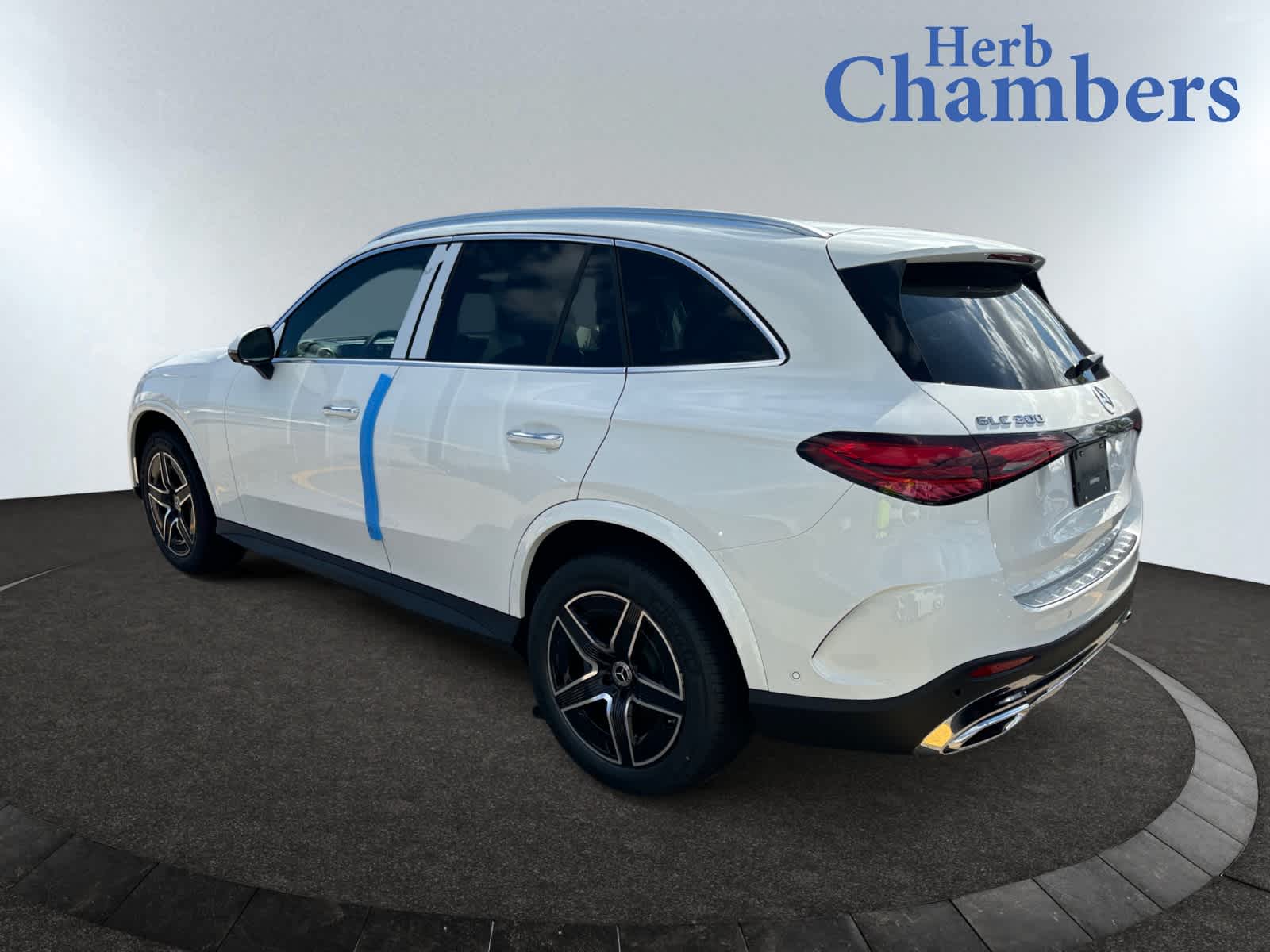 new 2025 Mercedes-Benz GLC 300 car