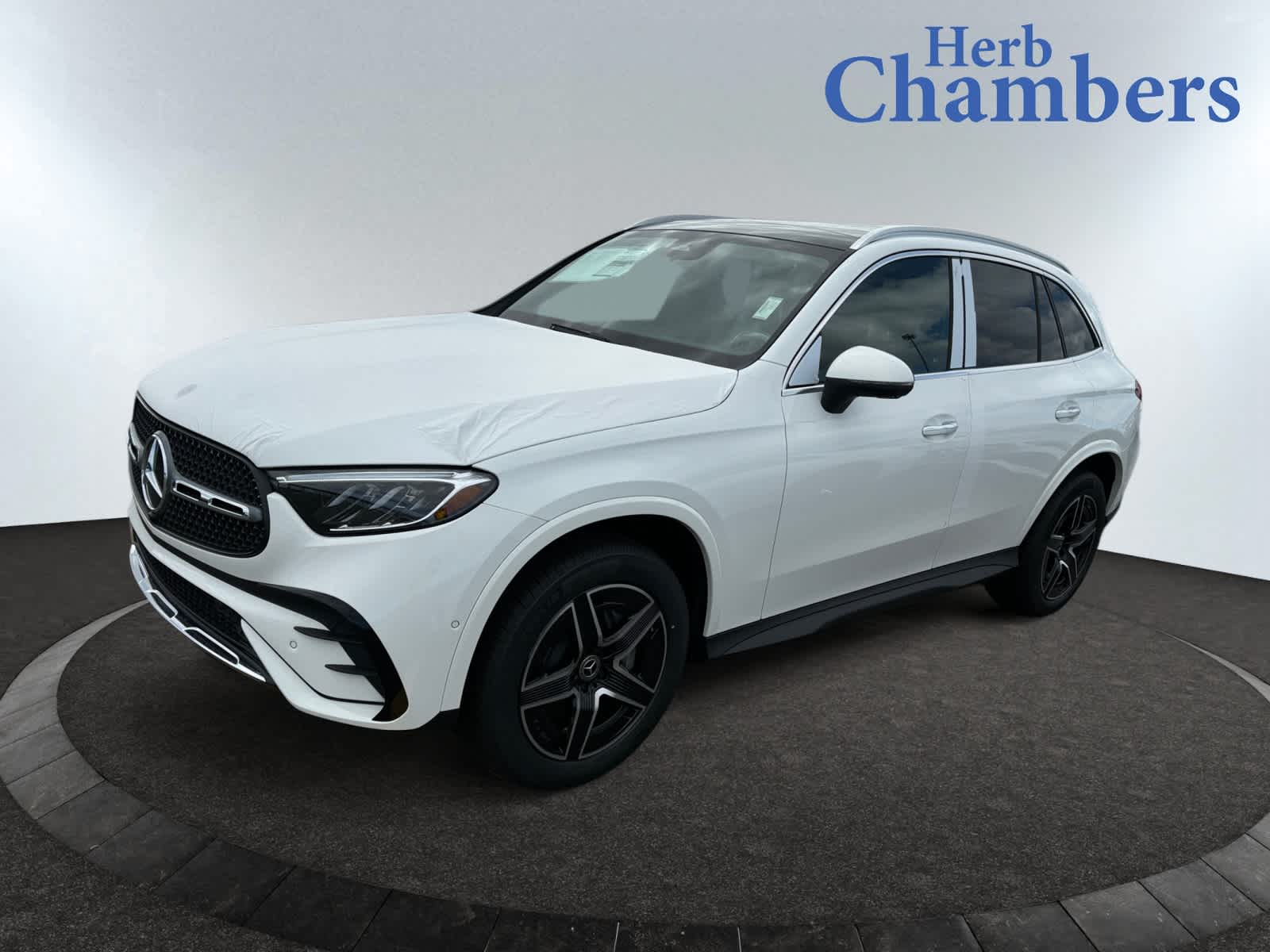 new 2025 Mercedes-Benz GLC 300 car