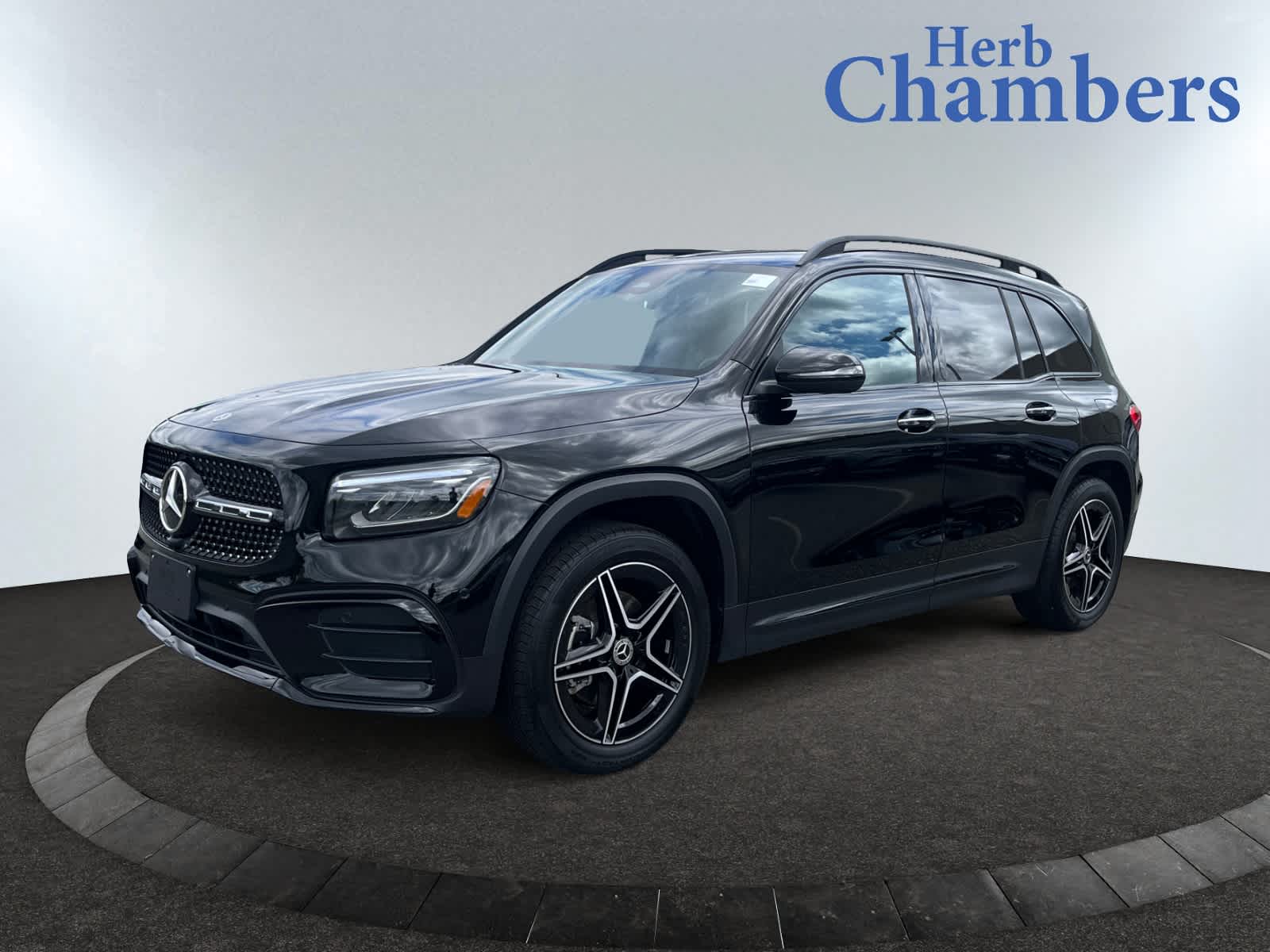 used 2025 Mercedes-Benz GLB 250 car, priced at $48,998