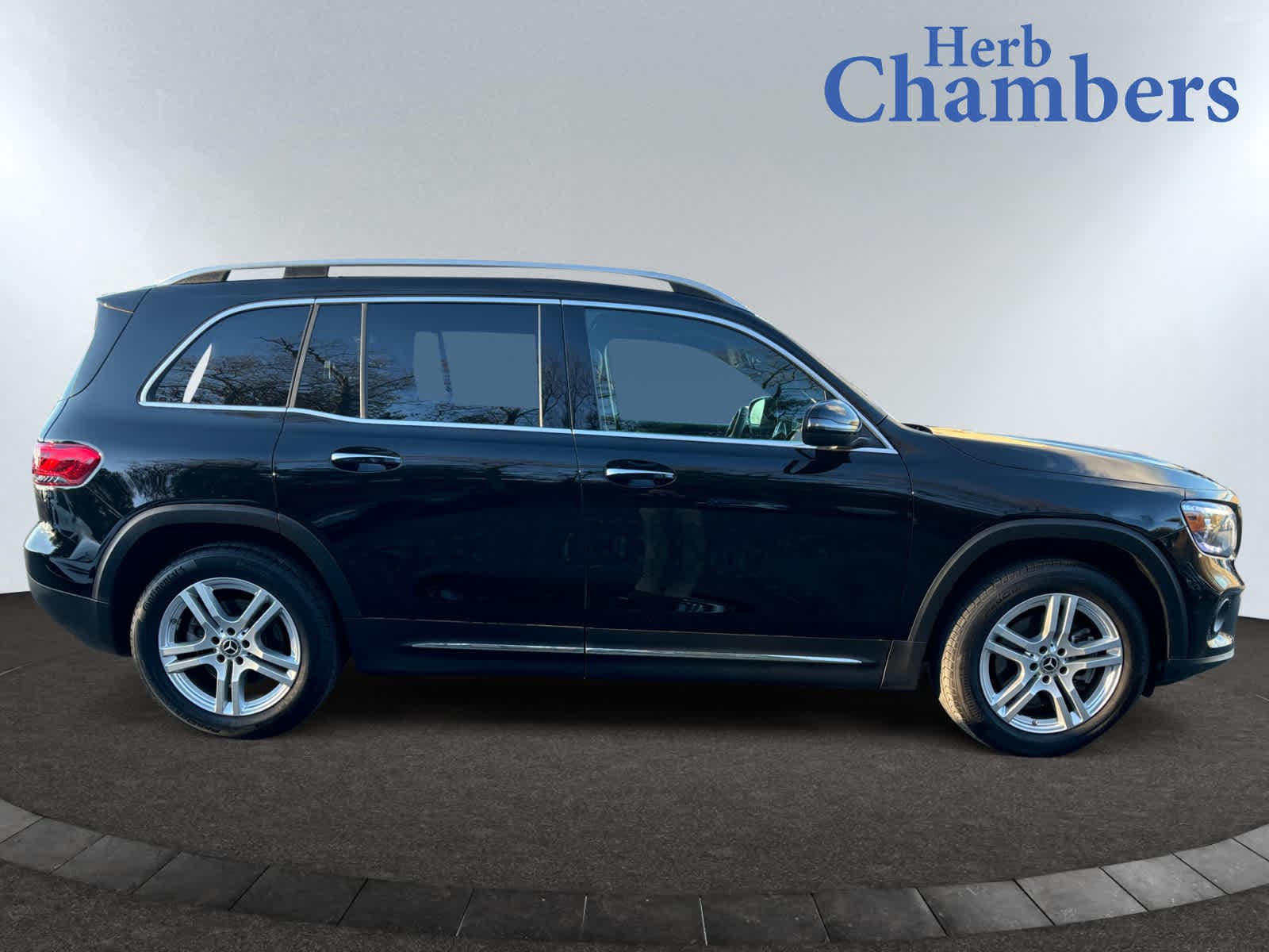 used 2021 Mercedes-Benz GLB 250 car, priced at $32,398