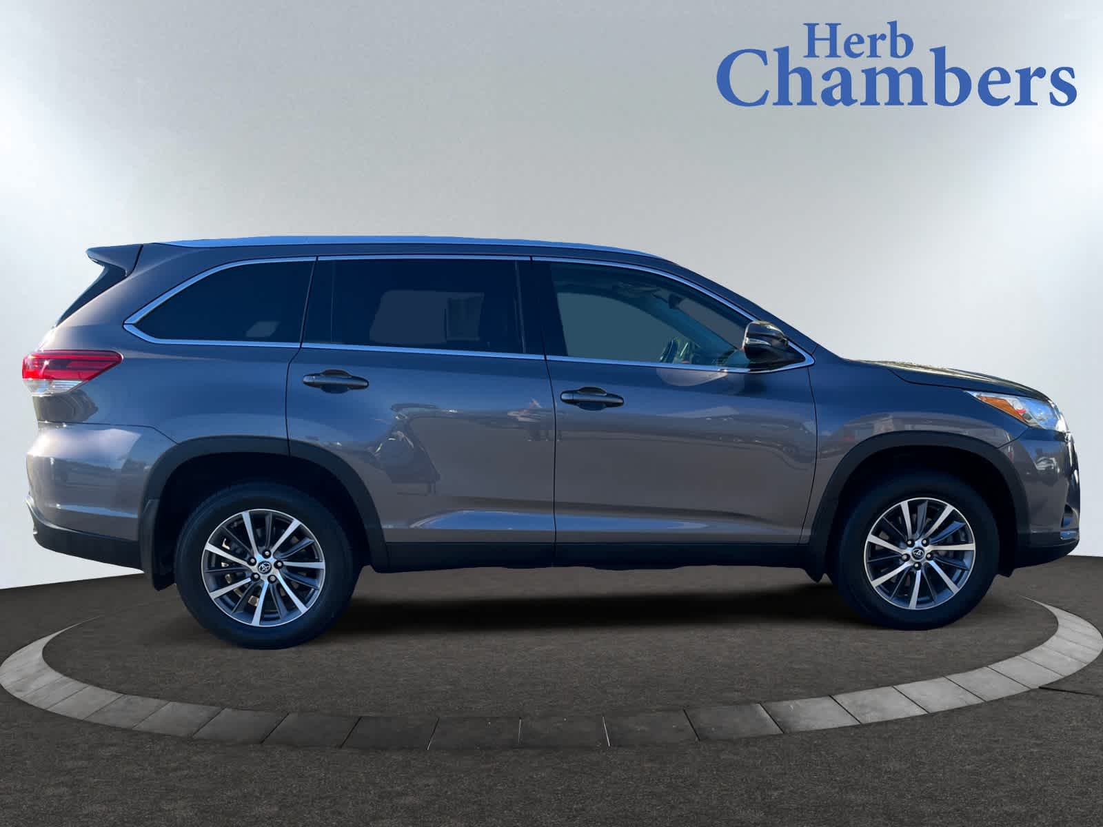 used 2019 Toyota Highlander car, priced at $27,997