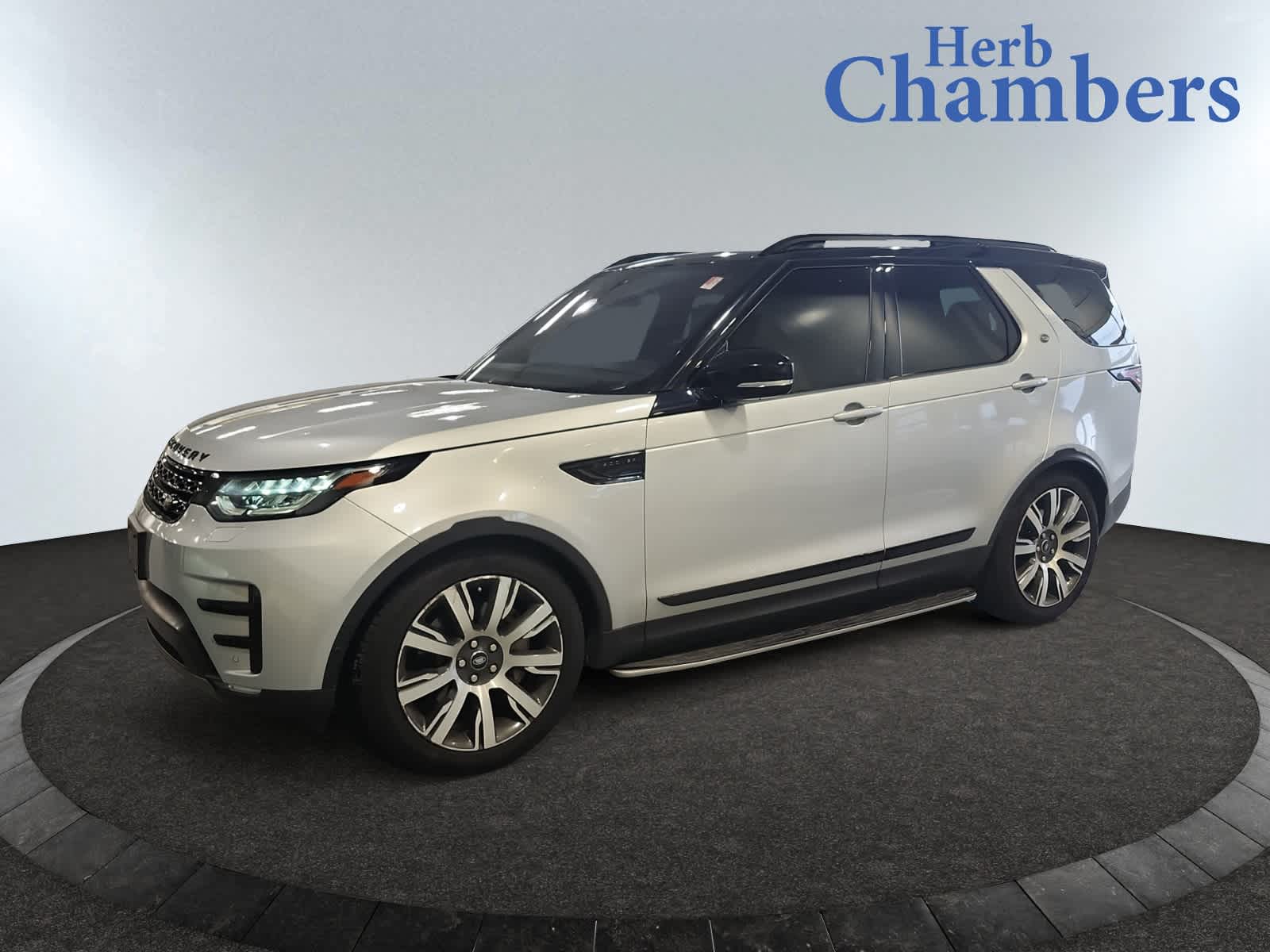 used 2019 Land Rover Discovery car, priced at $26,497