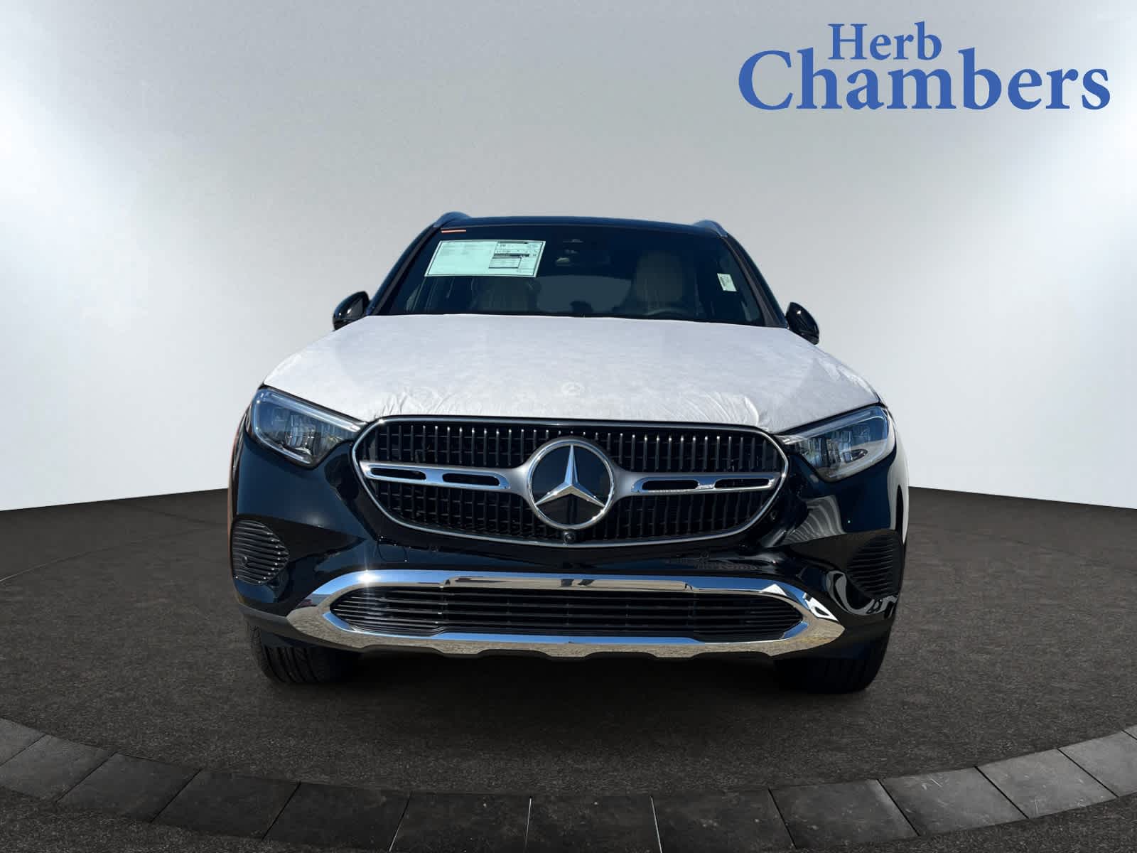 new 2025 Mercedes-Benz GLC 300 car